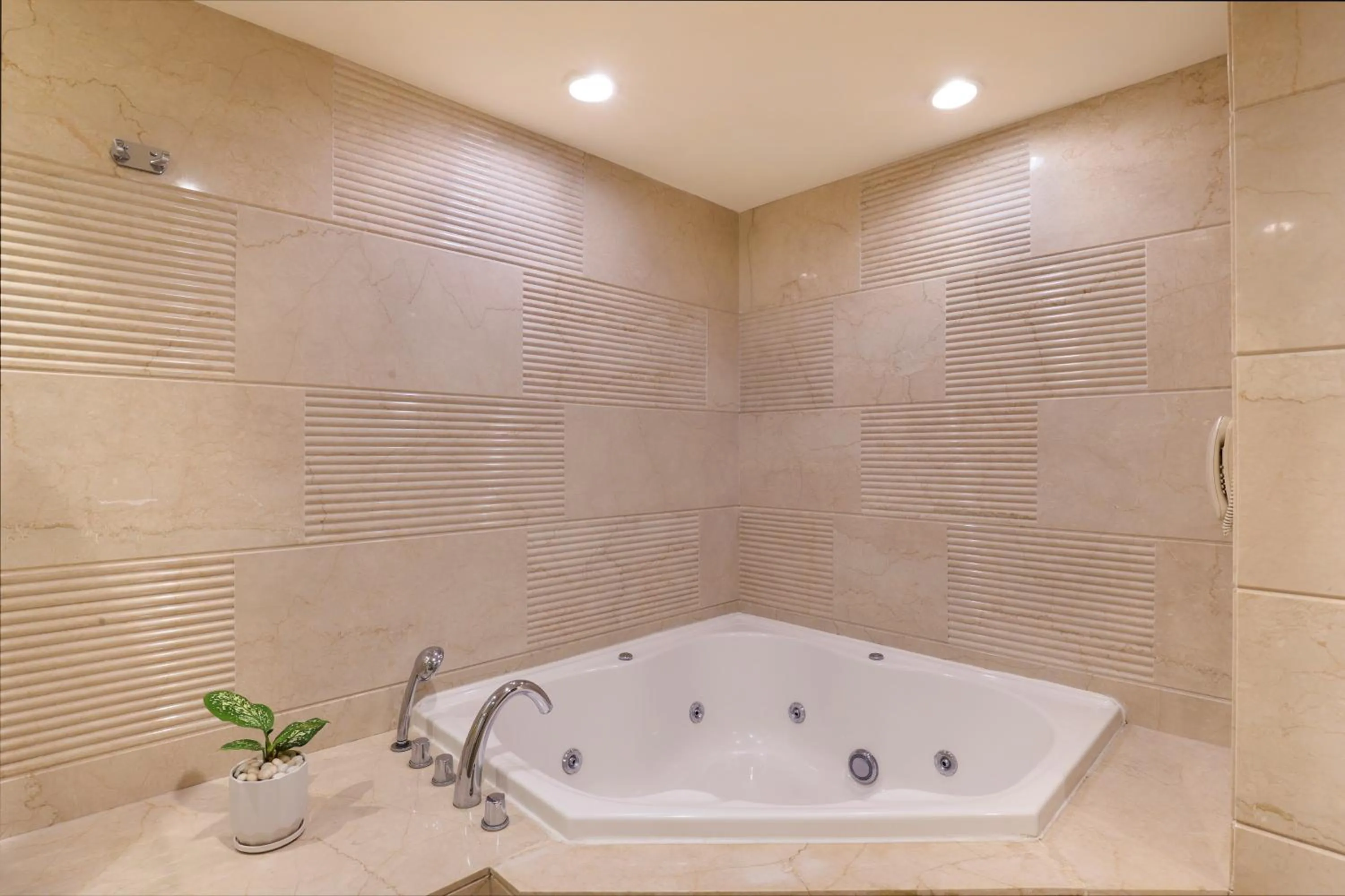 Lemon Tree Premier, Ulsoor Lake, Bengaluru