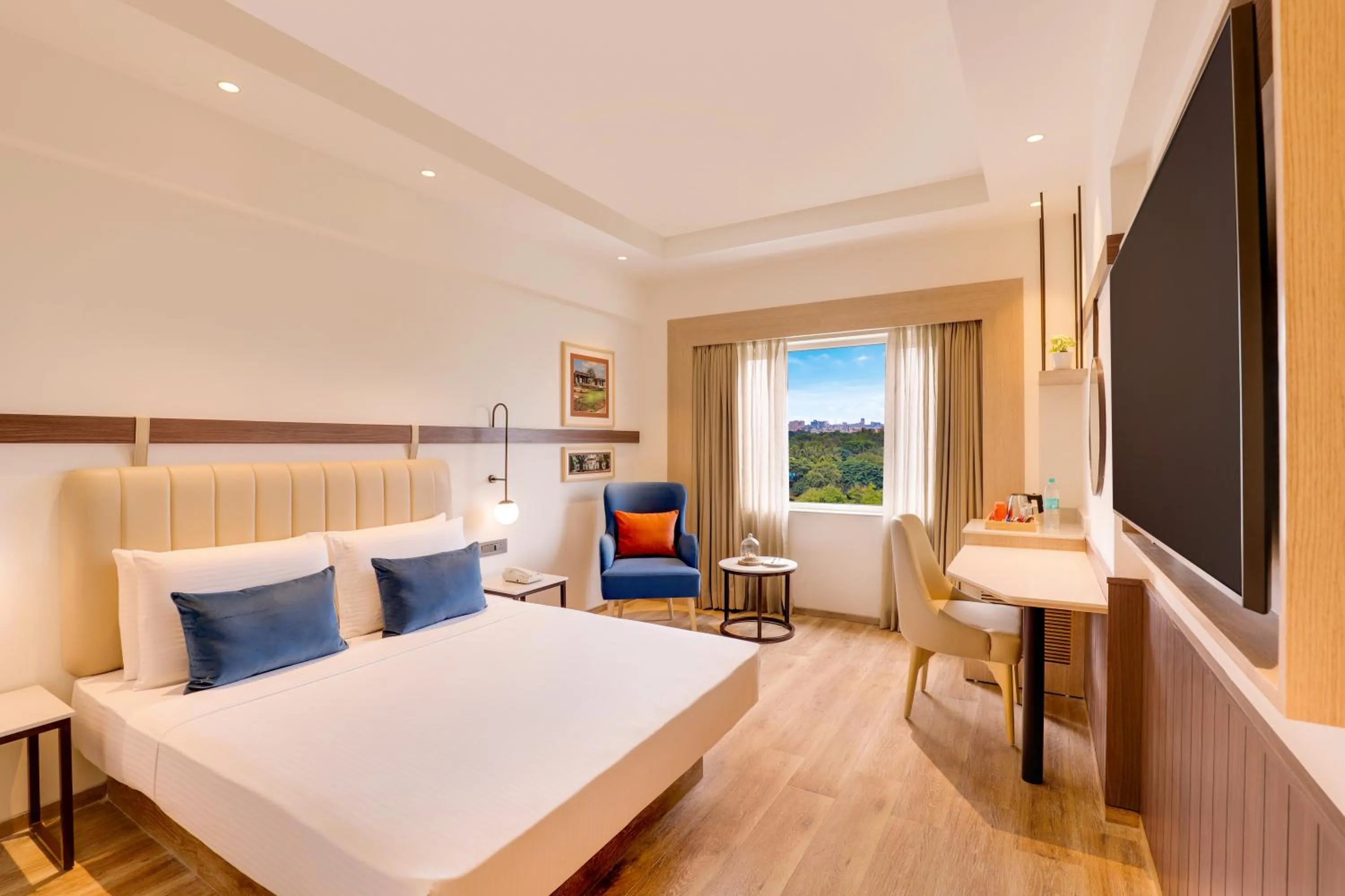 Bed in Lemon Tree Premier, Ulsoor Lake, Bengaluru