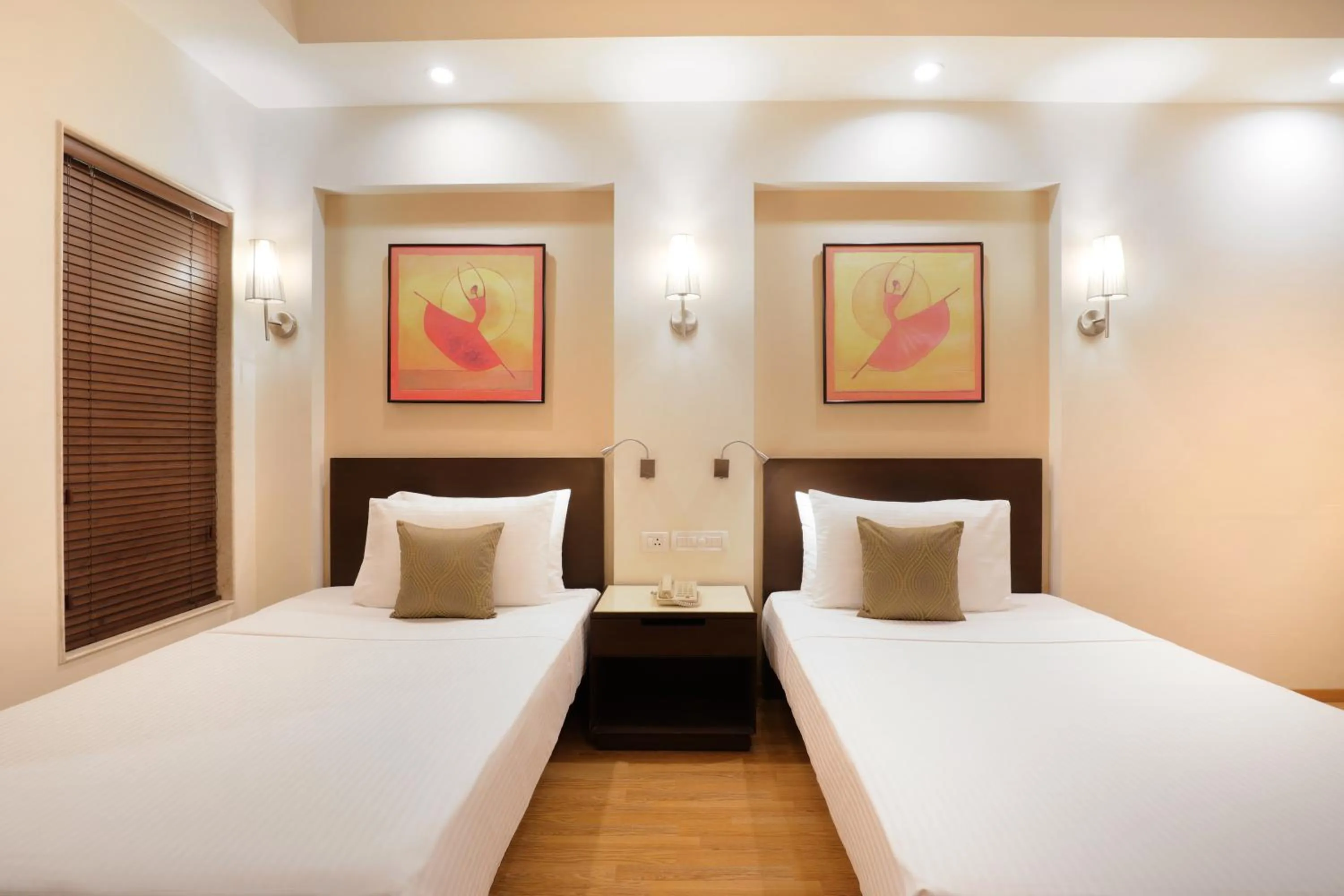 Bed in Lemon Tree Premier, Ulsoor Lake, Bengaluru