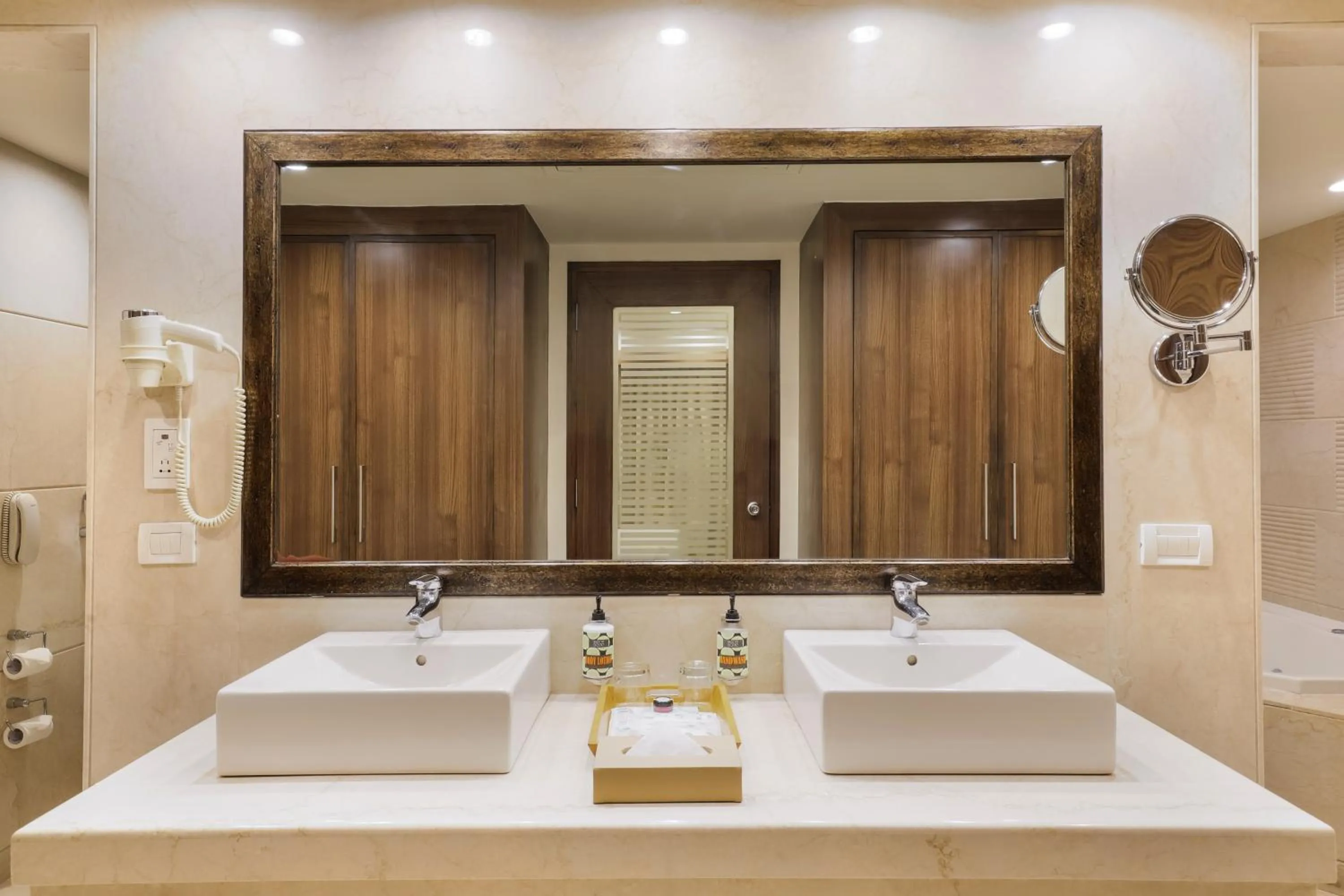 Lemon Tree Premier, Ulsoor Lake, Bengaluru