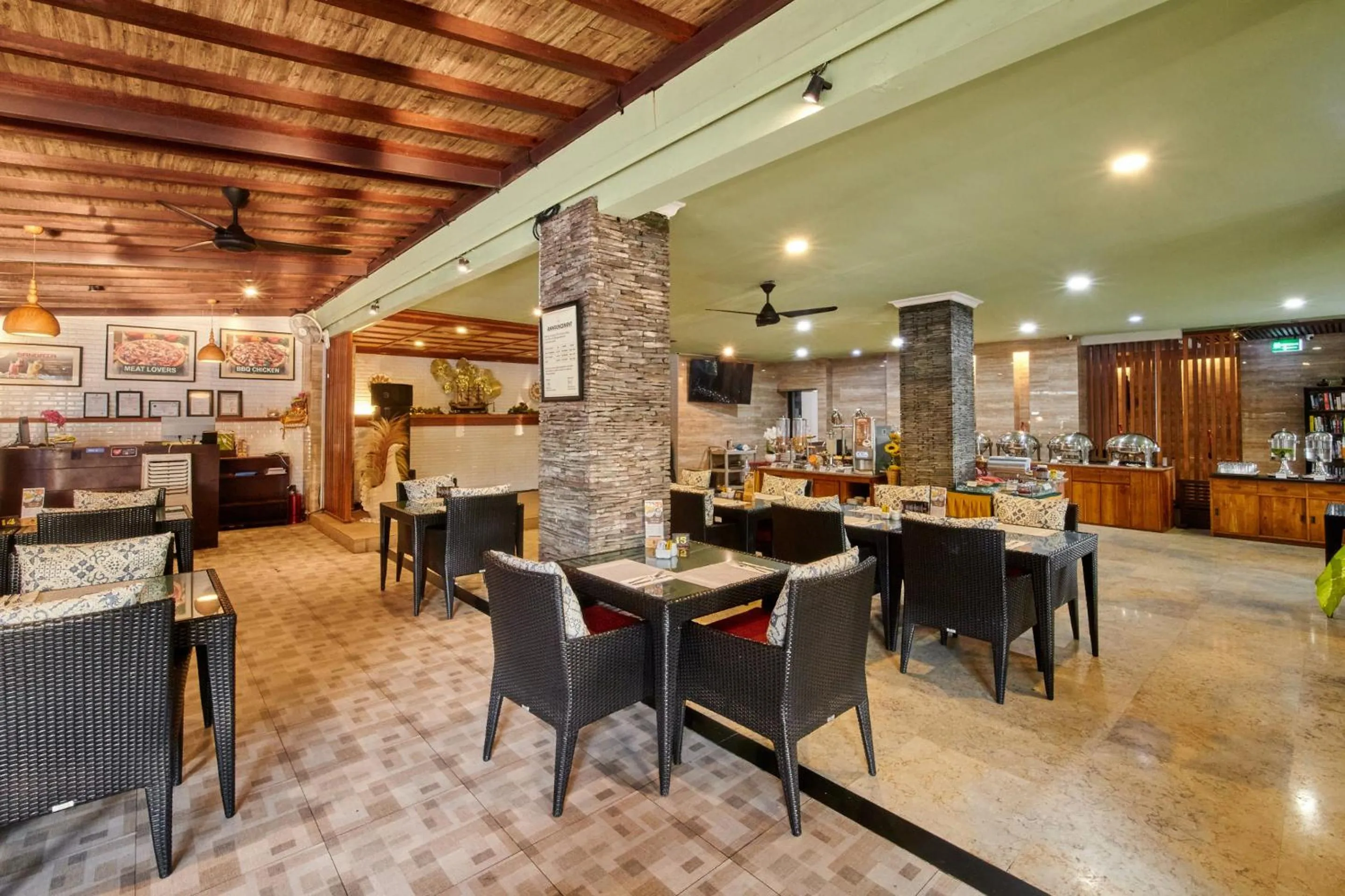 Restaurant/places to eat in The Lokha Legian Resort & Spa