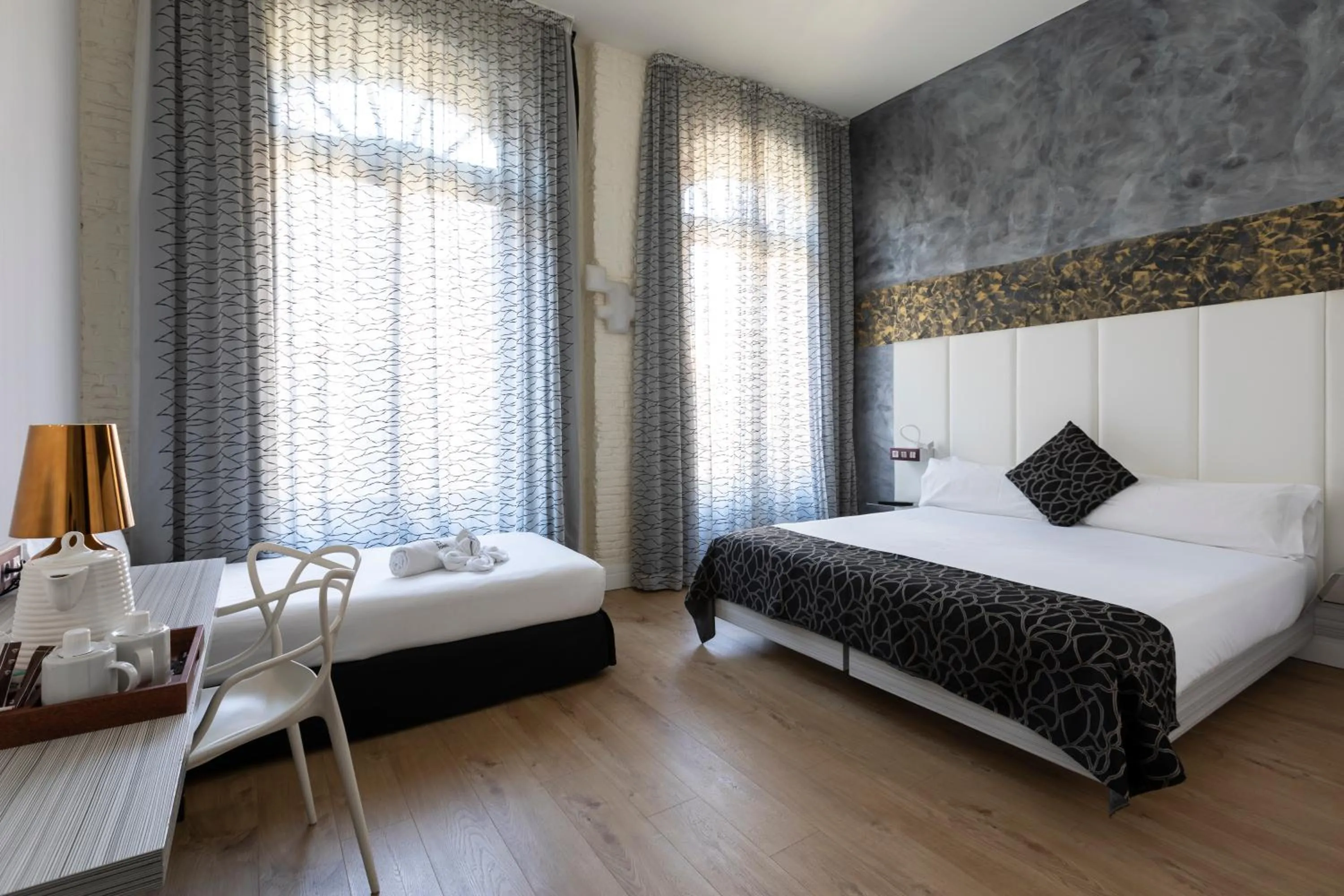 Bed in Petit Palace Savoy Alfonso XII