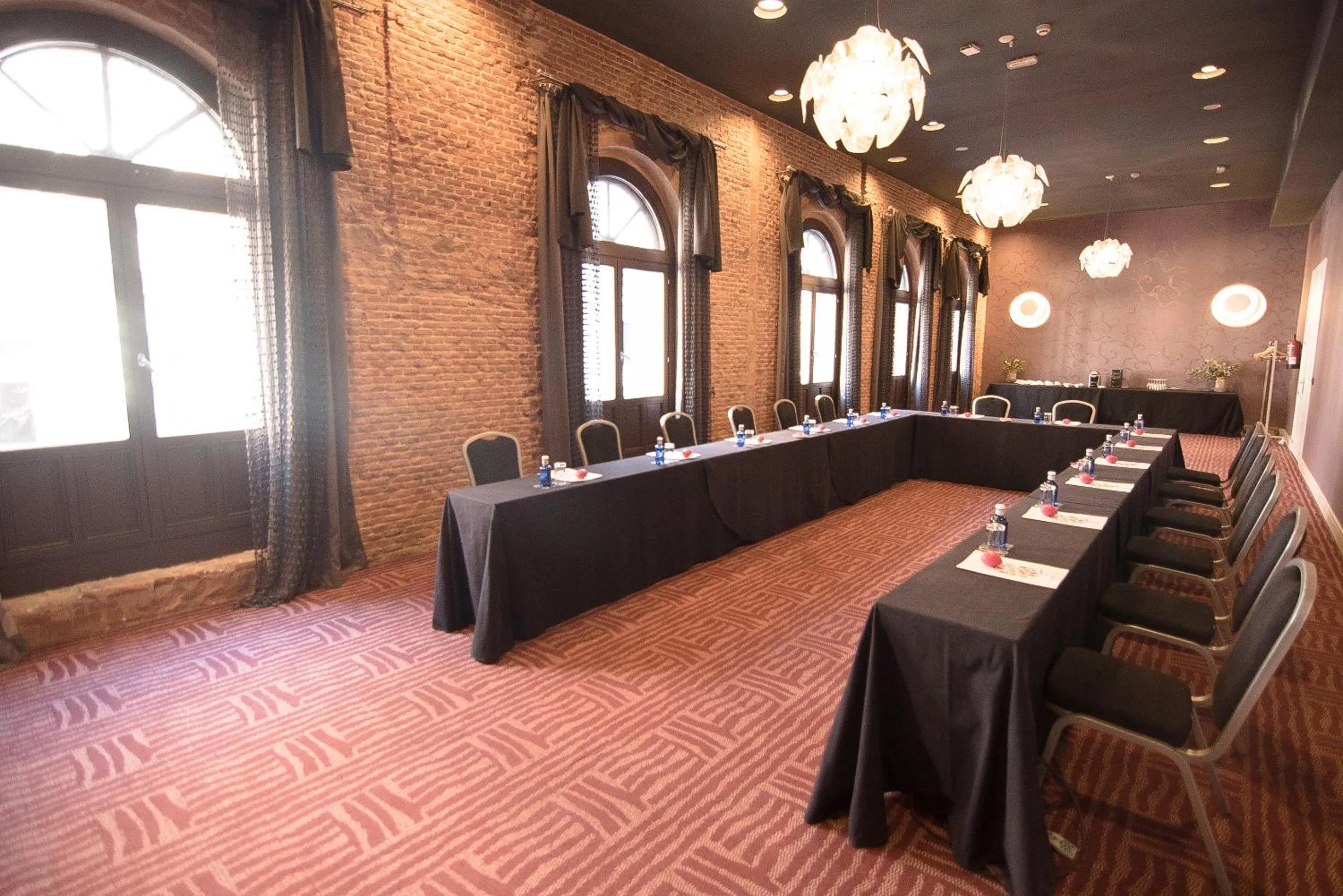 Banquet/Function facilities in Petit Palace Savoy Alfonso XII