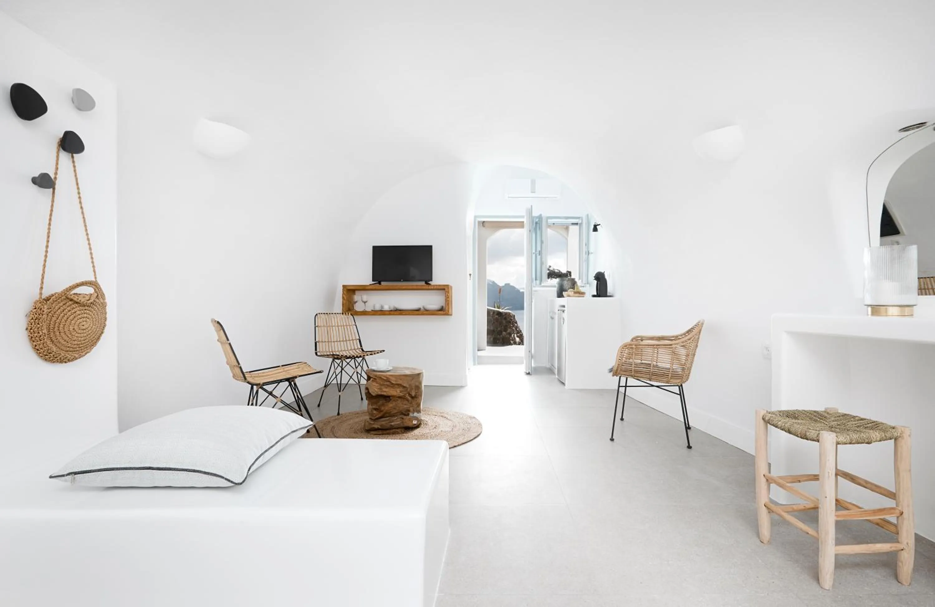 Living room, Bed in Virginia's Cave Villas