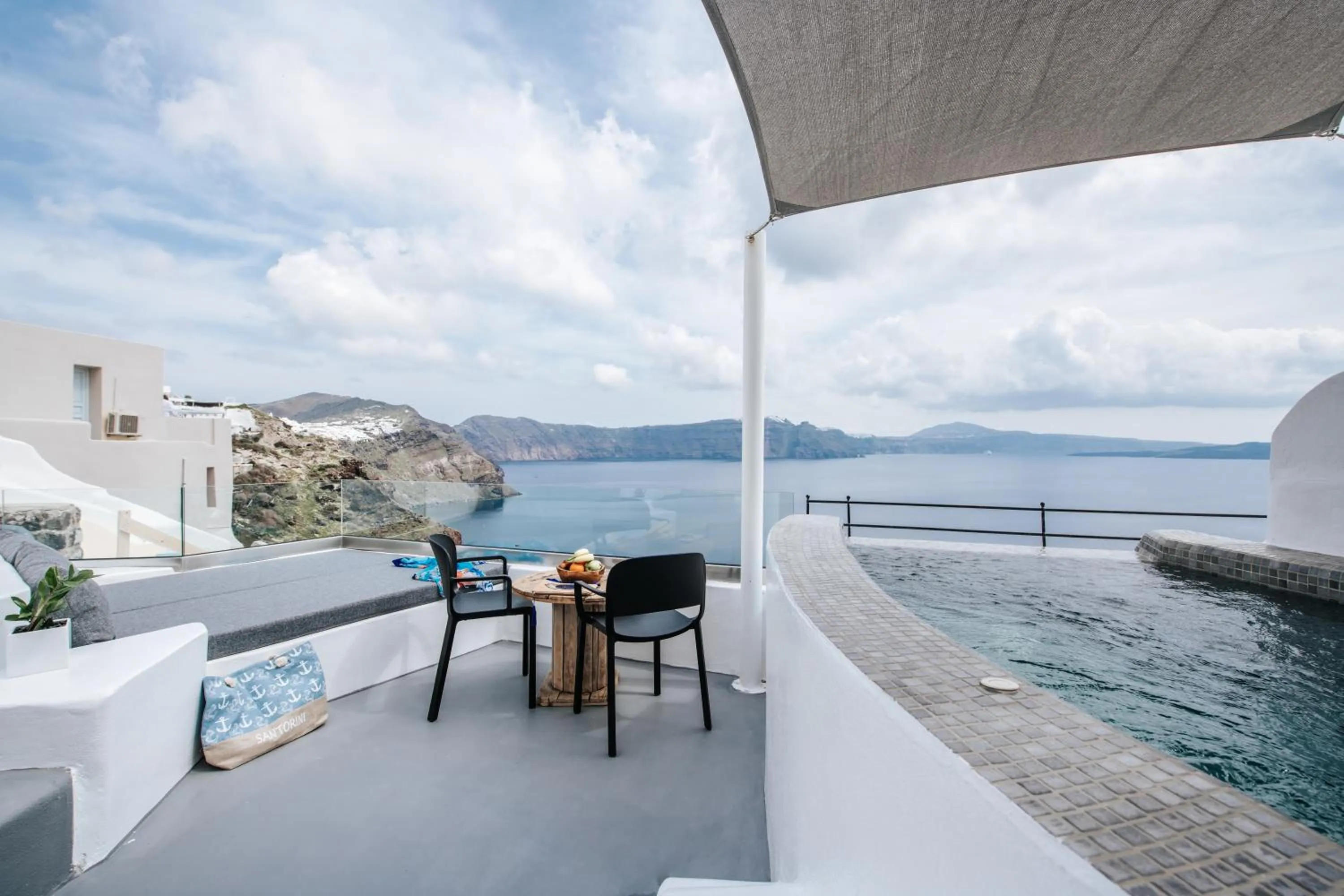 Hot Tub in Virginia's Cave Villas