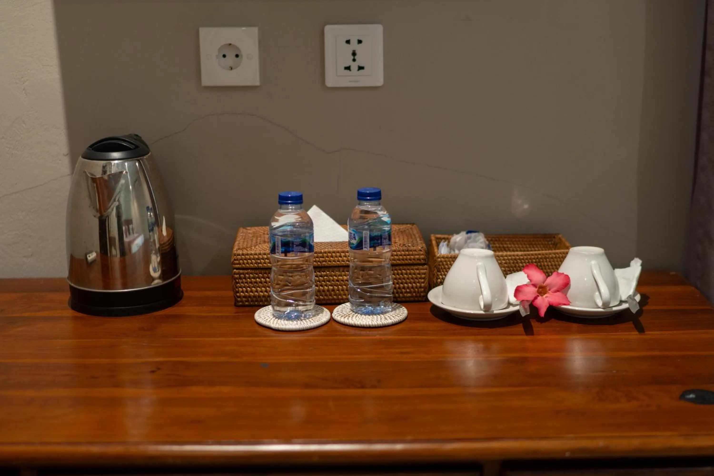 Coffee/tea facilities in Warsa's Garden Bungalow and Spa