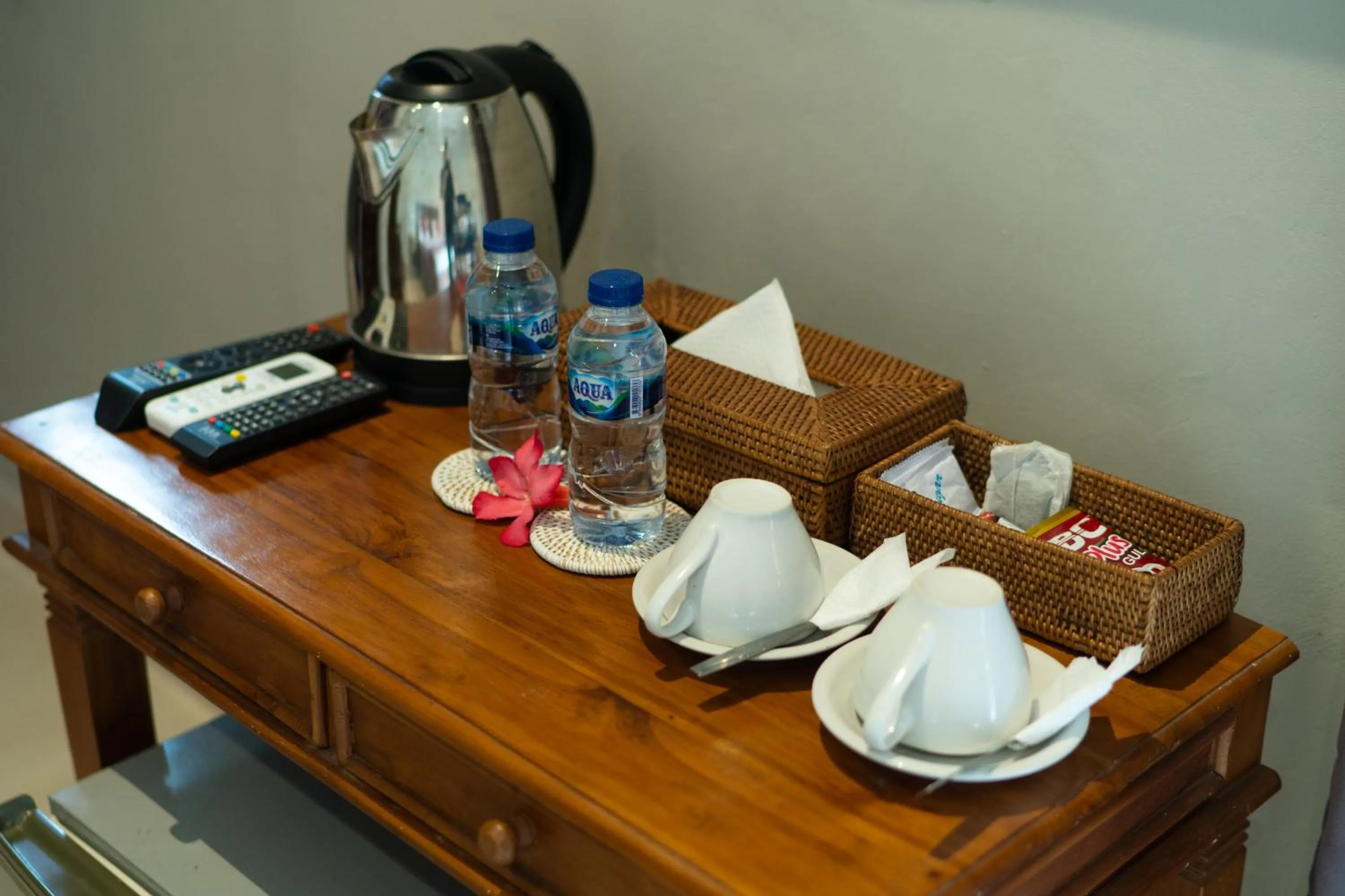 Coffee/tea facilities in Warsa's Garden Bungalow and Spa