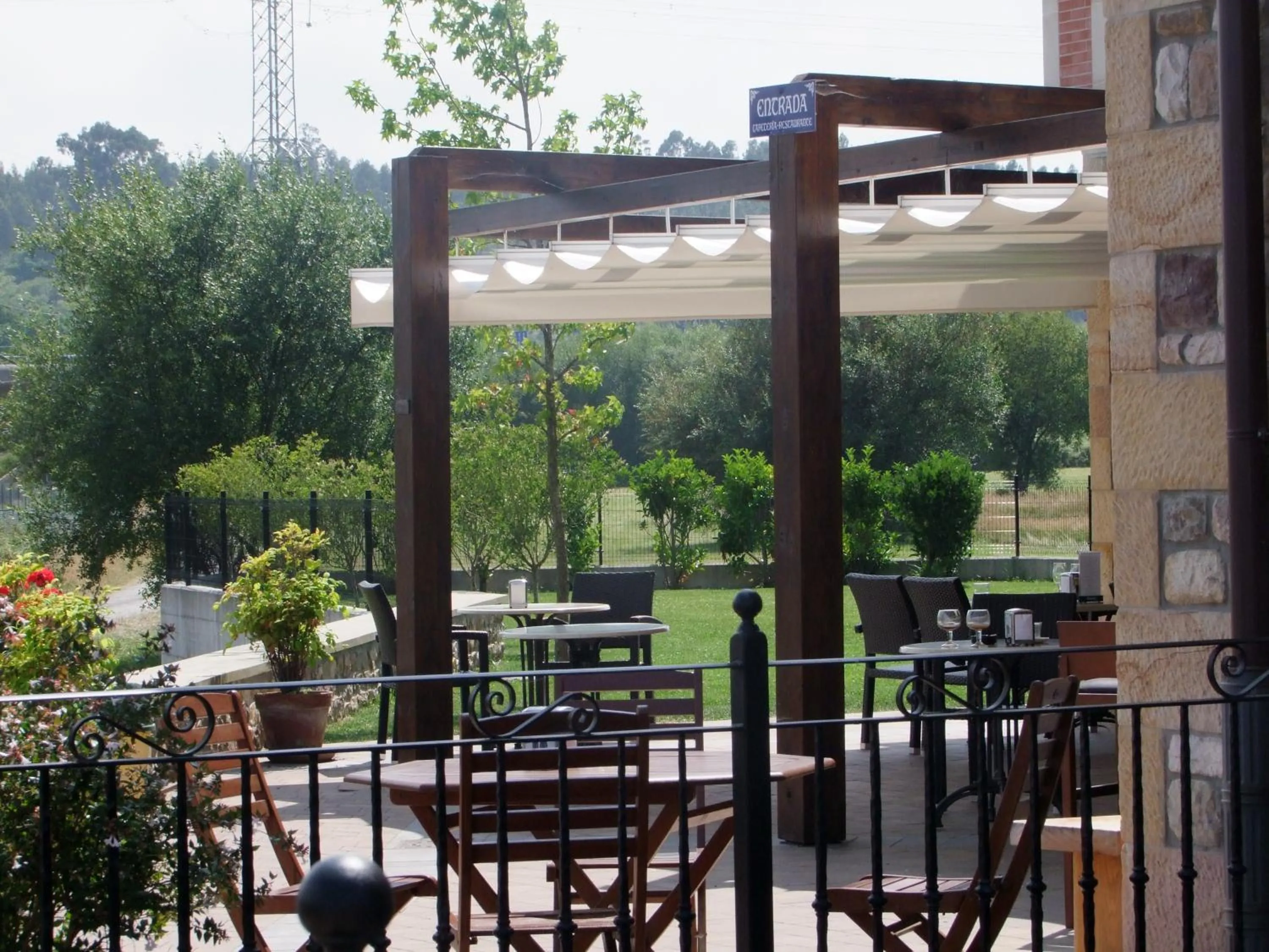 Patio in Hotel Valle de Cabezón