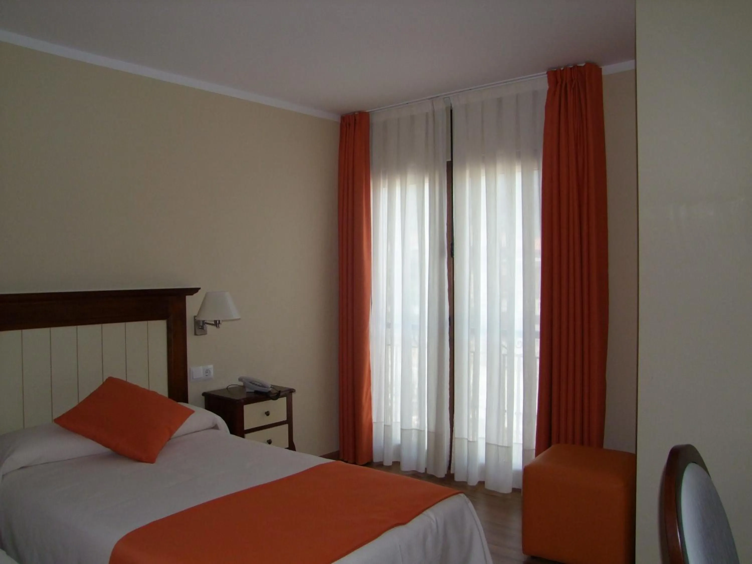 Photo of the whole room, Bed in Hotel Valle de Cabezón