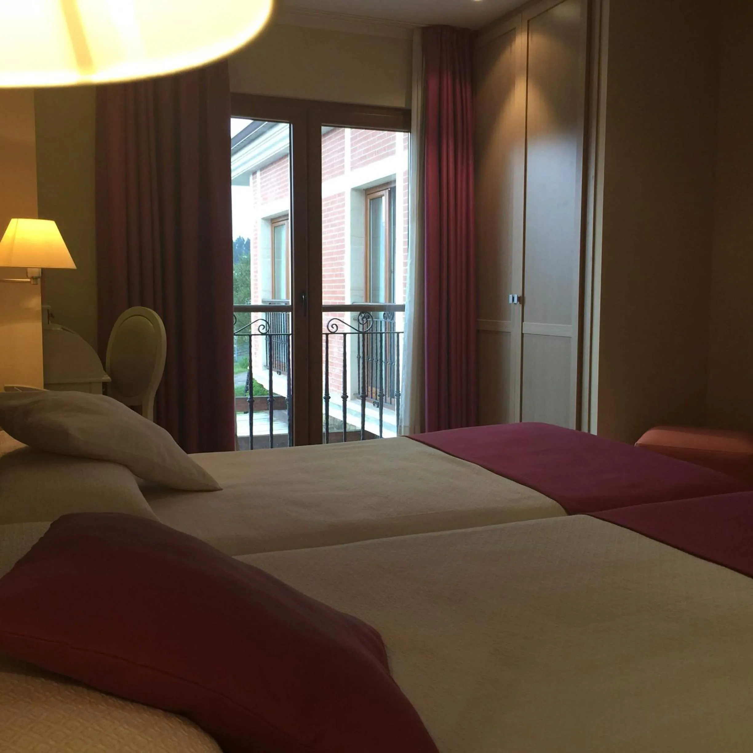 Bed in Hotel Valle de Cabezón