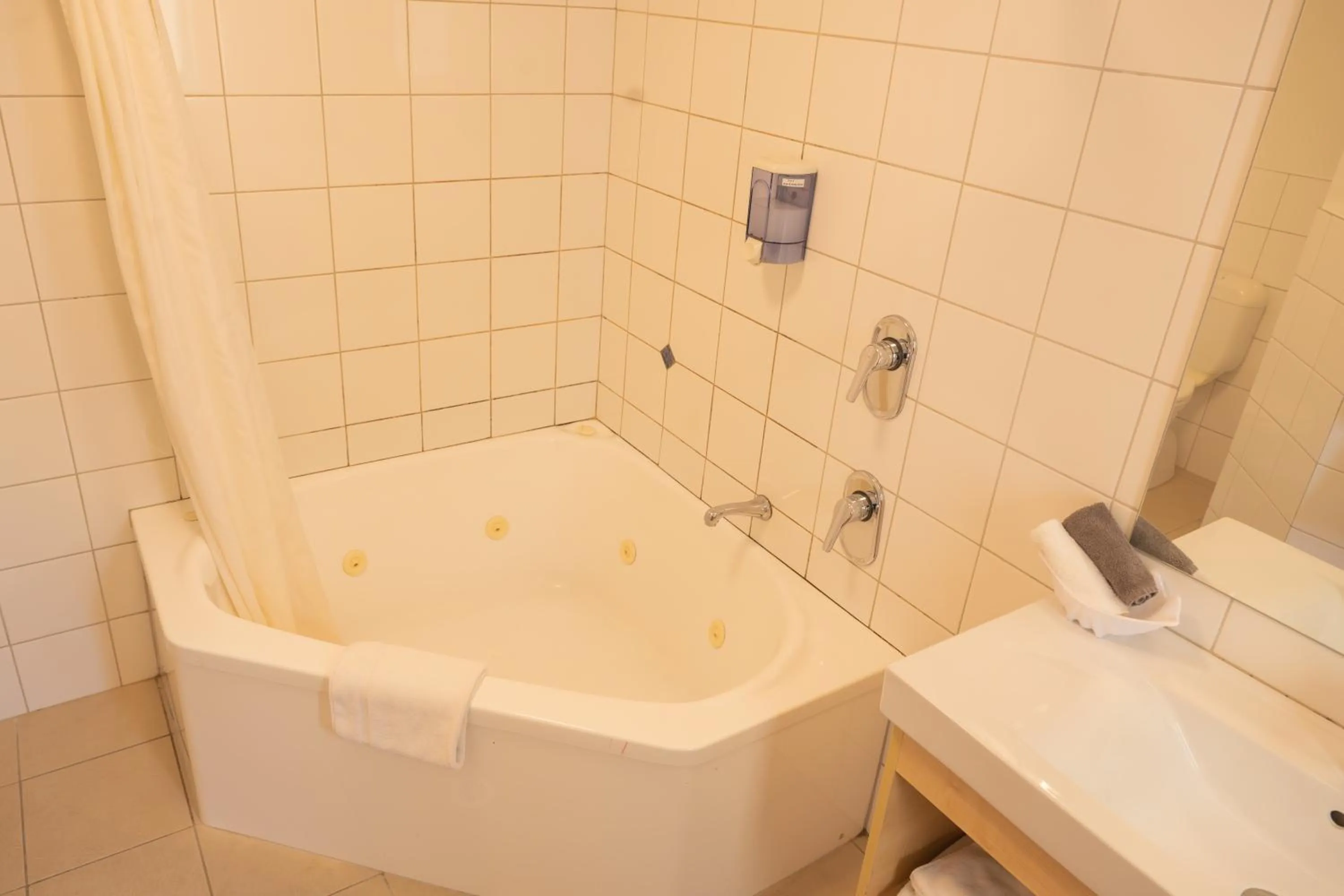 Victoria Court Motor Lodge - Free Parking