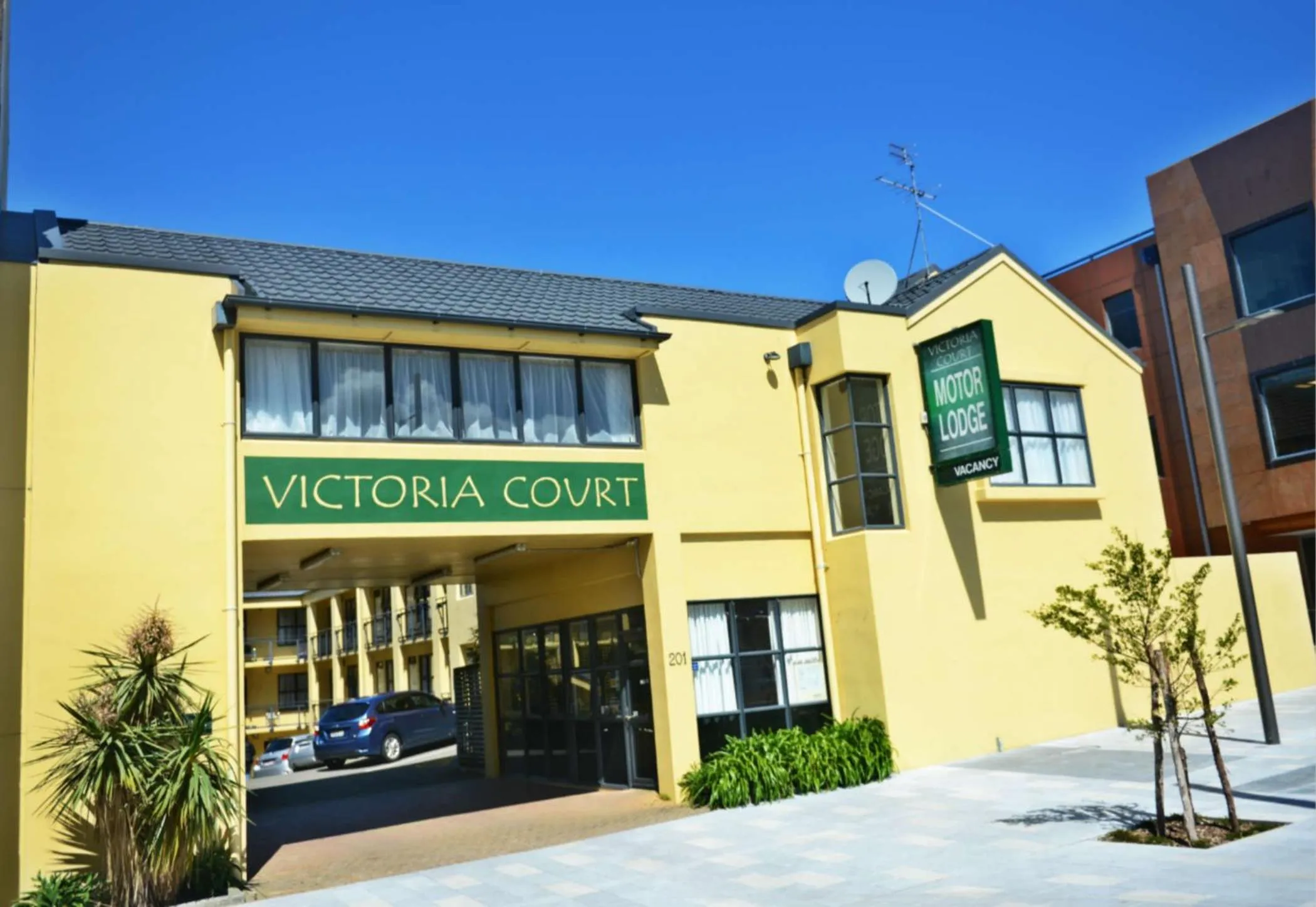 Property building in Victoria Court Motor Lodge - Free Parking