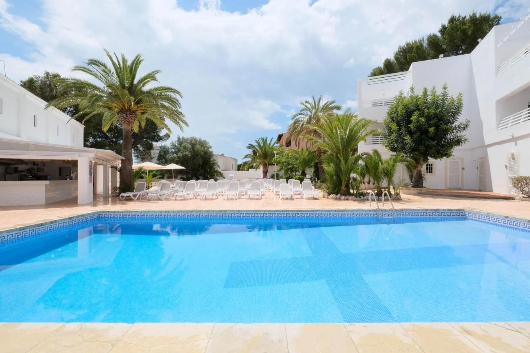 Swimming pool in azuLine Hotel Palmanova Garden