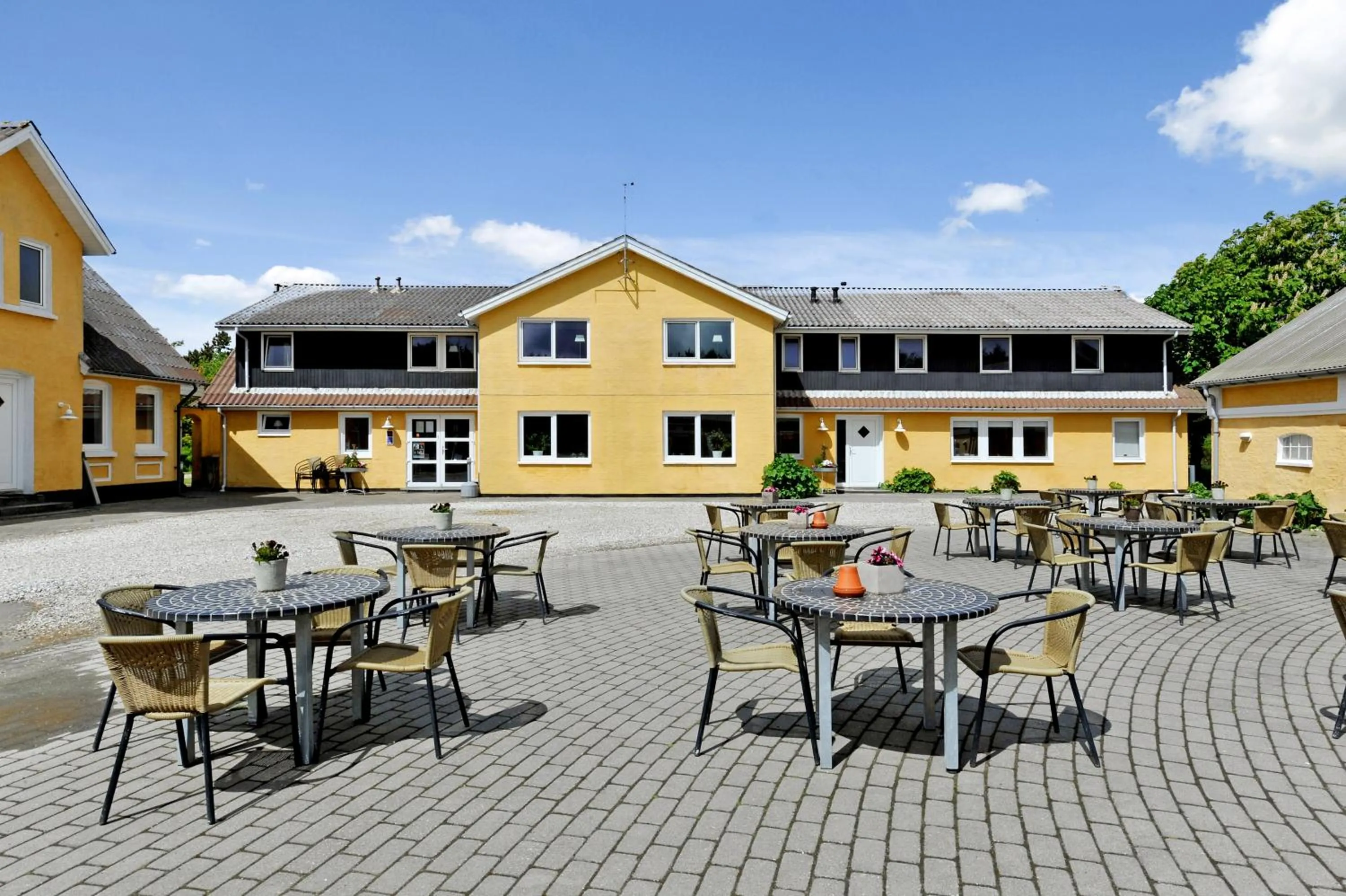 Facade/entrance in Lønstrup Strandhotel