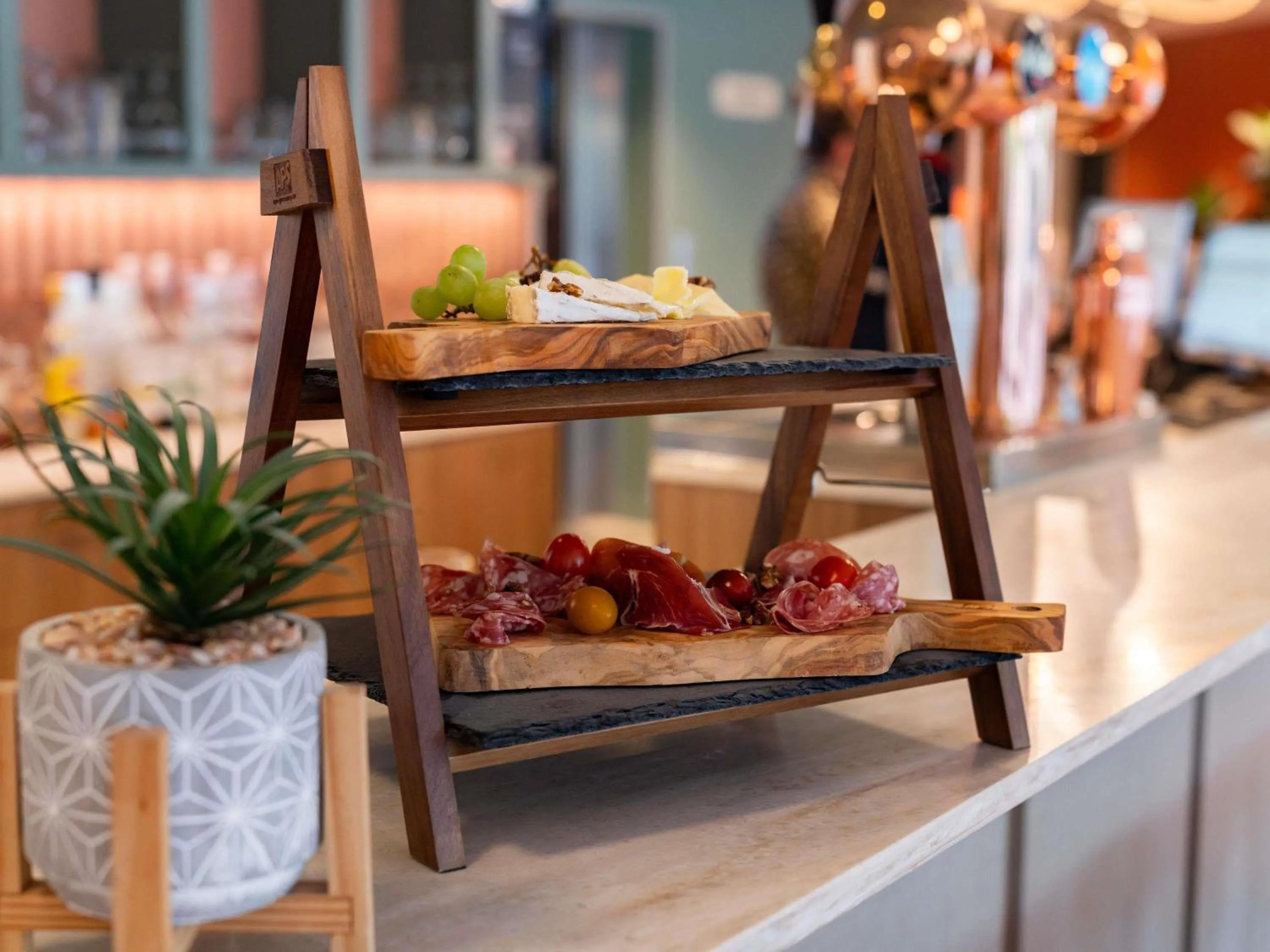 Lounge or bar in ibis Marne La Vallée Val d'Europe