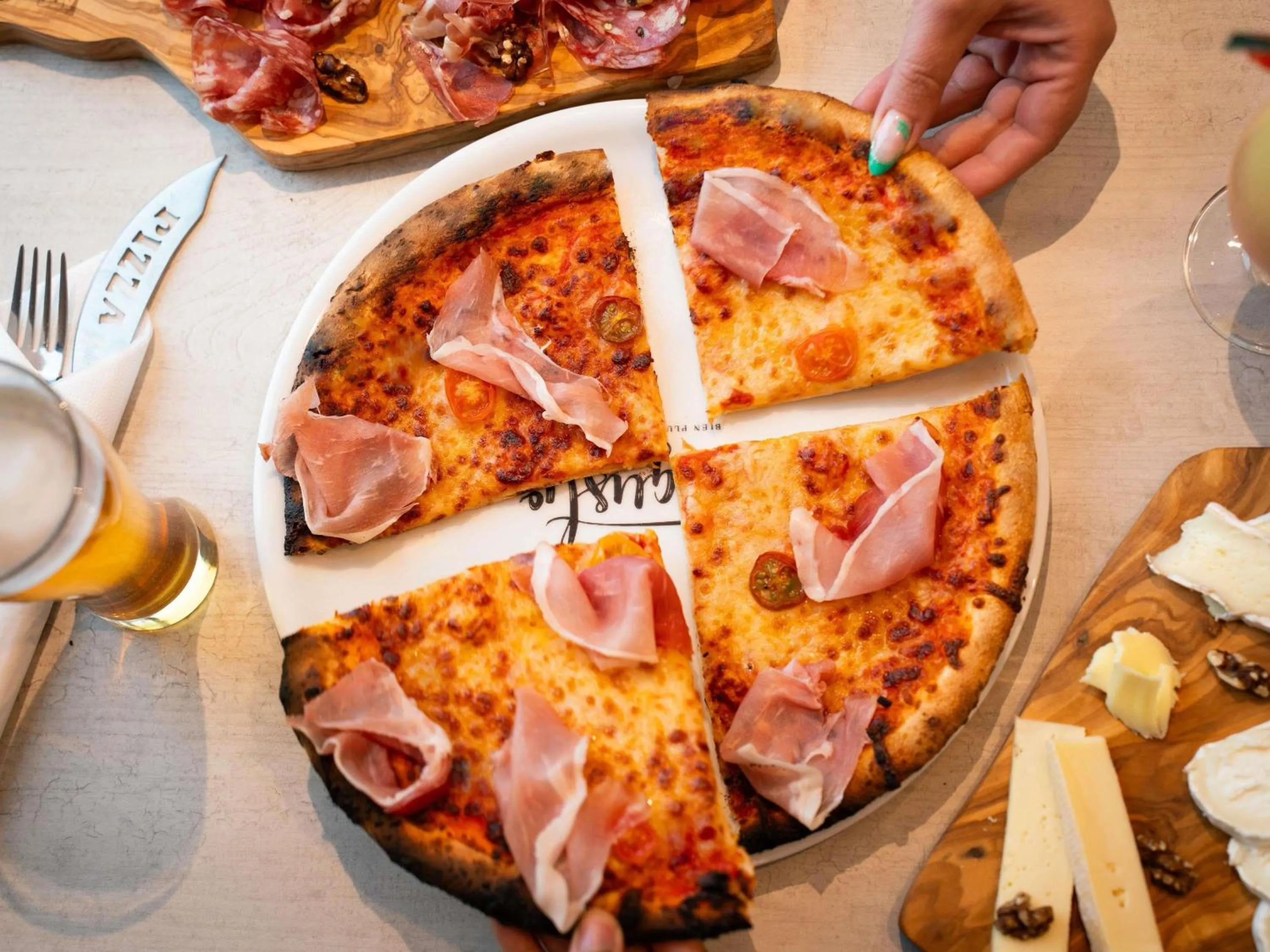 Lounge or bar in ibis Marne La Vallée Val d'Europe