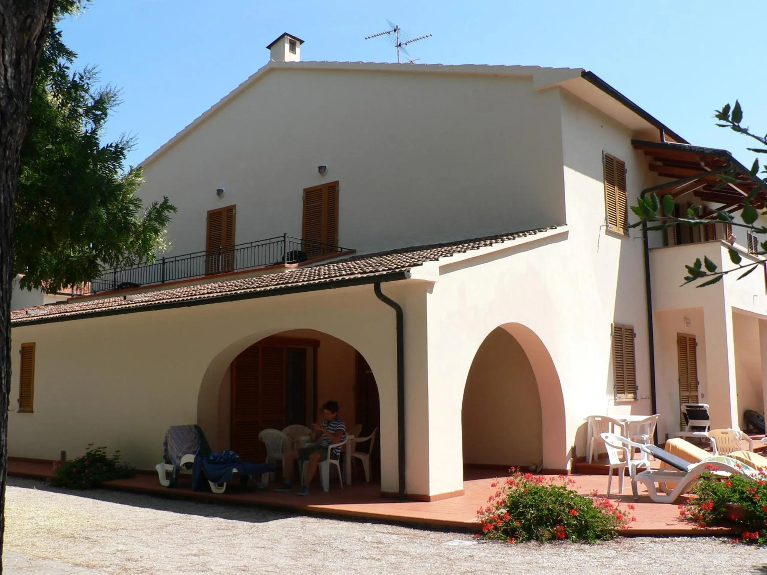 Patio in Ghiacci Vecchi Residence