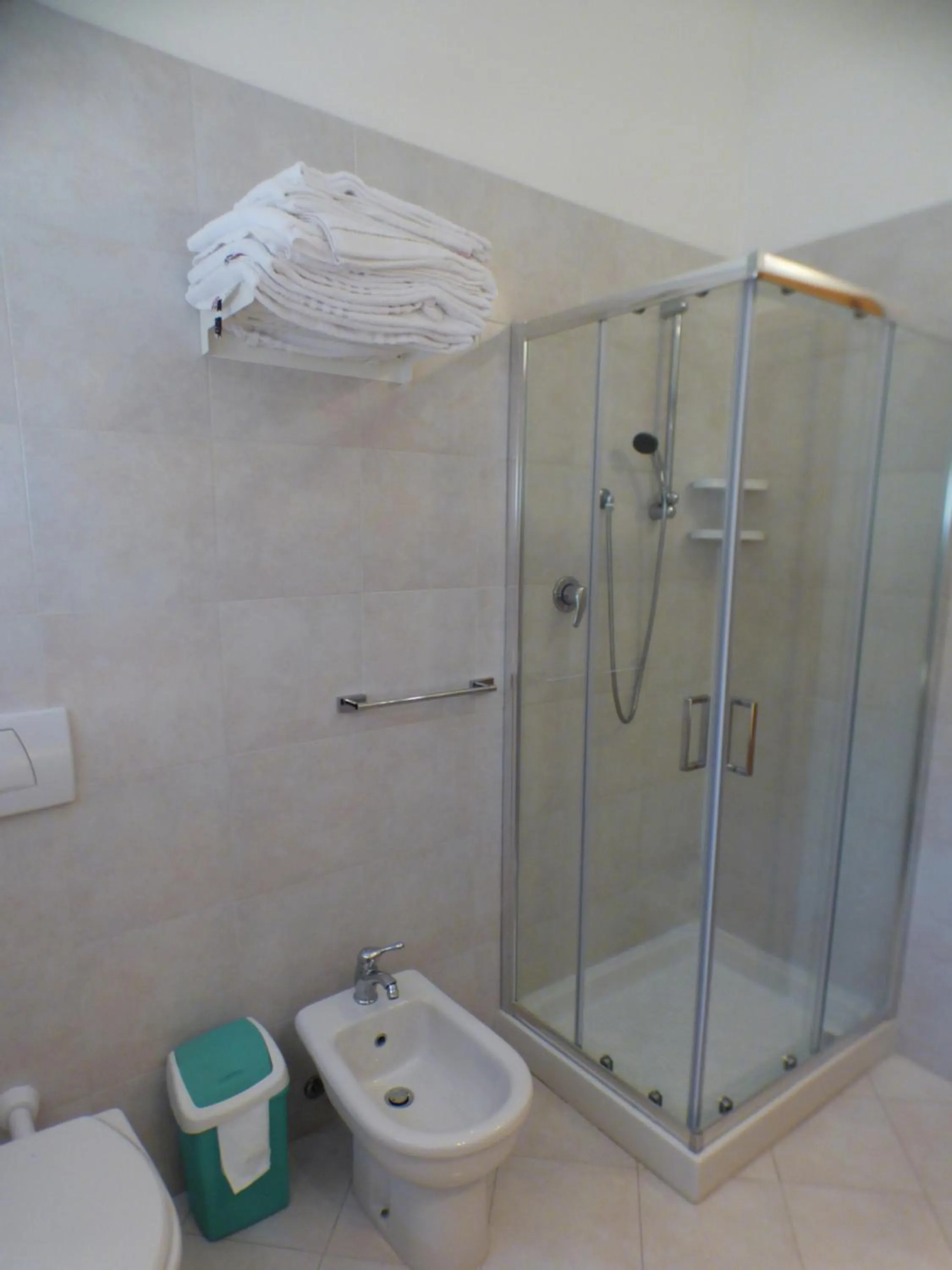 Shower in Ghiacci Vecchi Residence