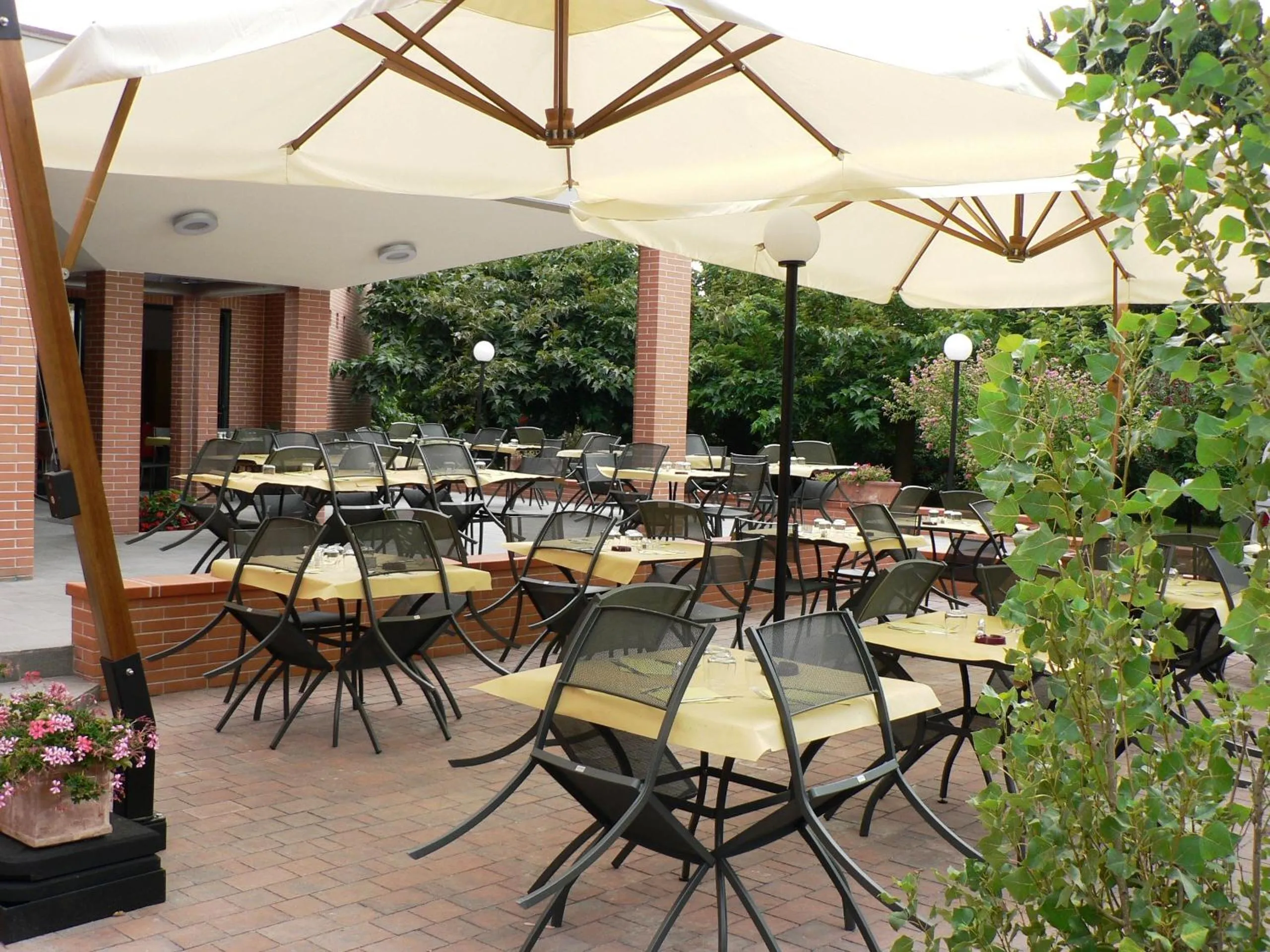 Restaurant/places to eat in Ghiacci Vecchi Residence