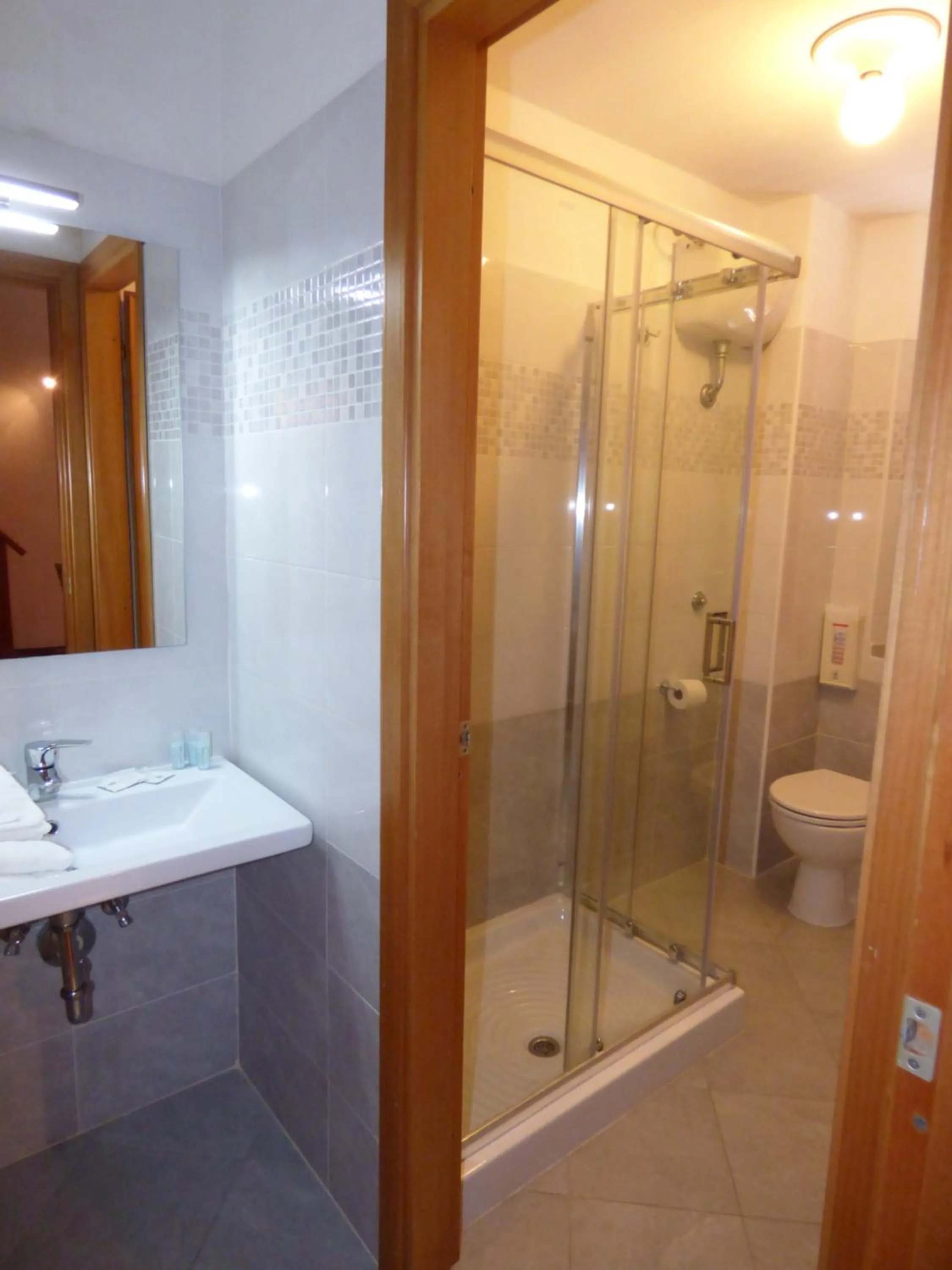 Shower in Ghiacci Vecchi Residence