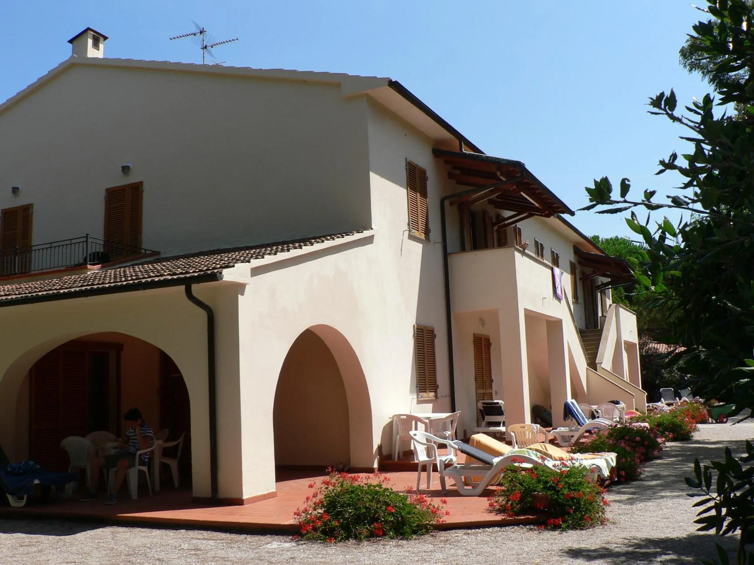 Patio in Ghiacci Vecchi Residence