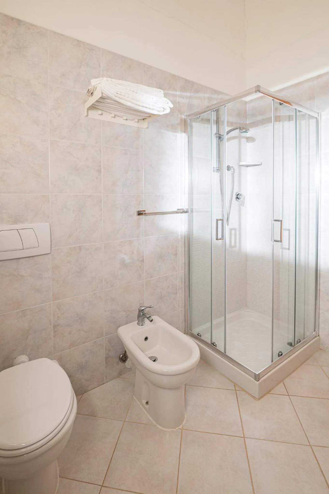 Shower in Ghiacci Vecchi Residence