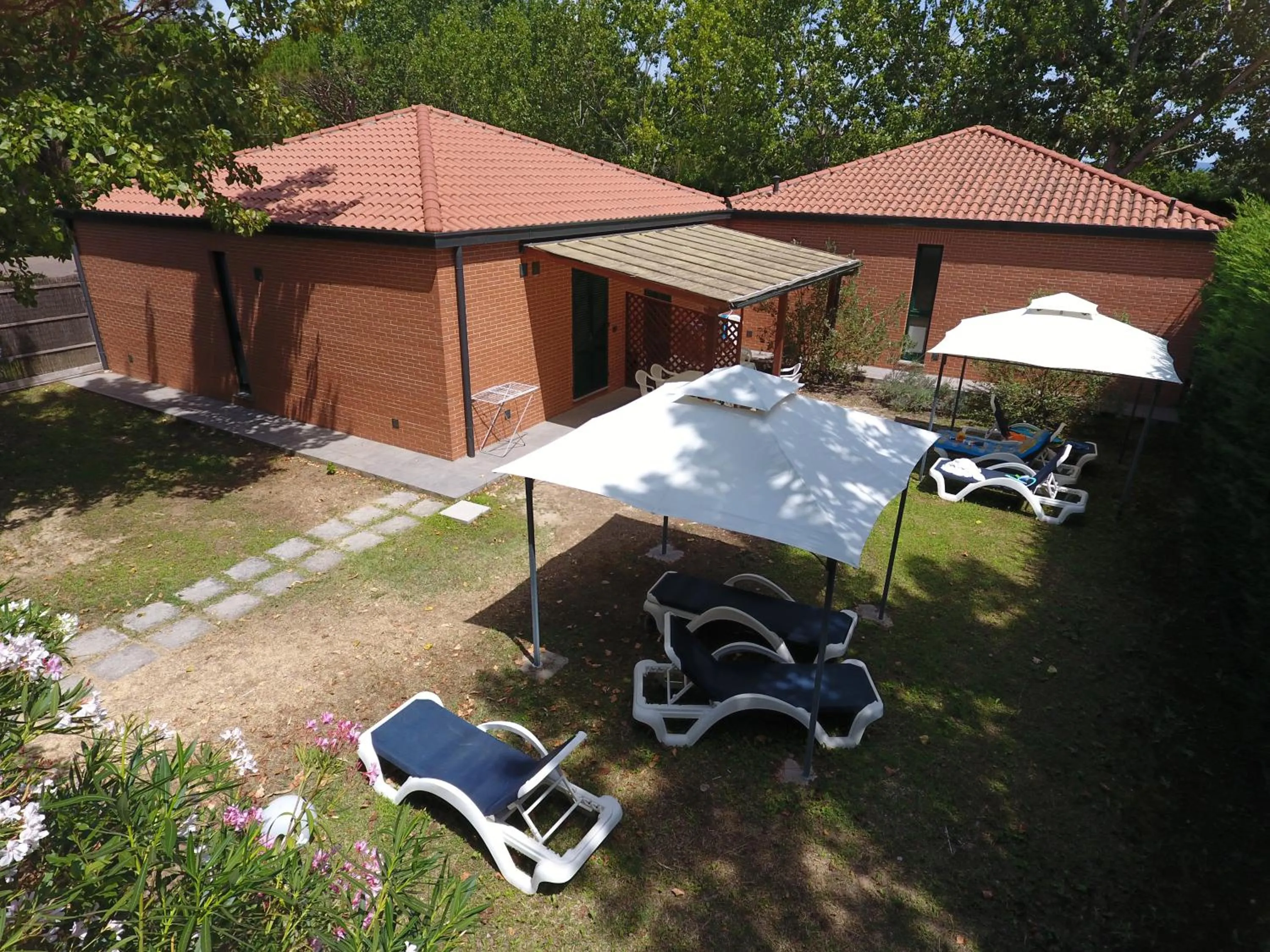 Garden in Ghiacci Vecchi Residence