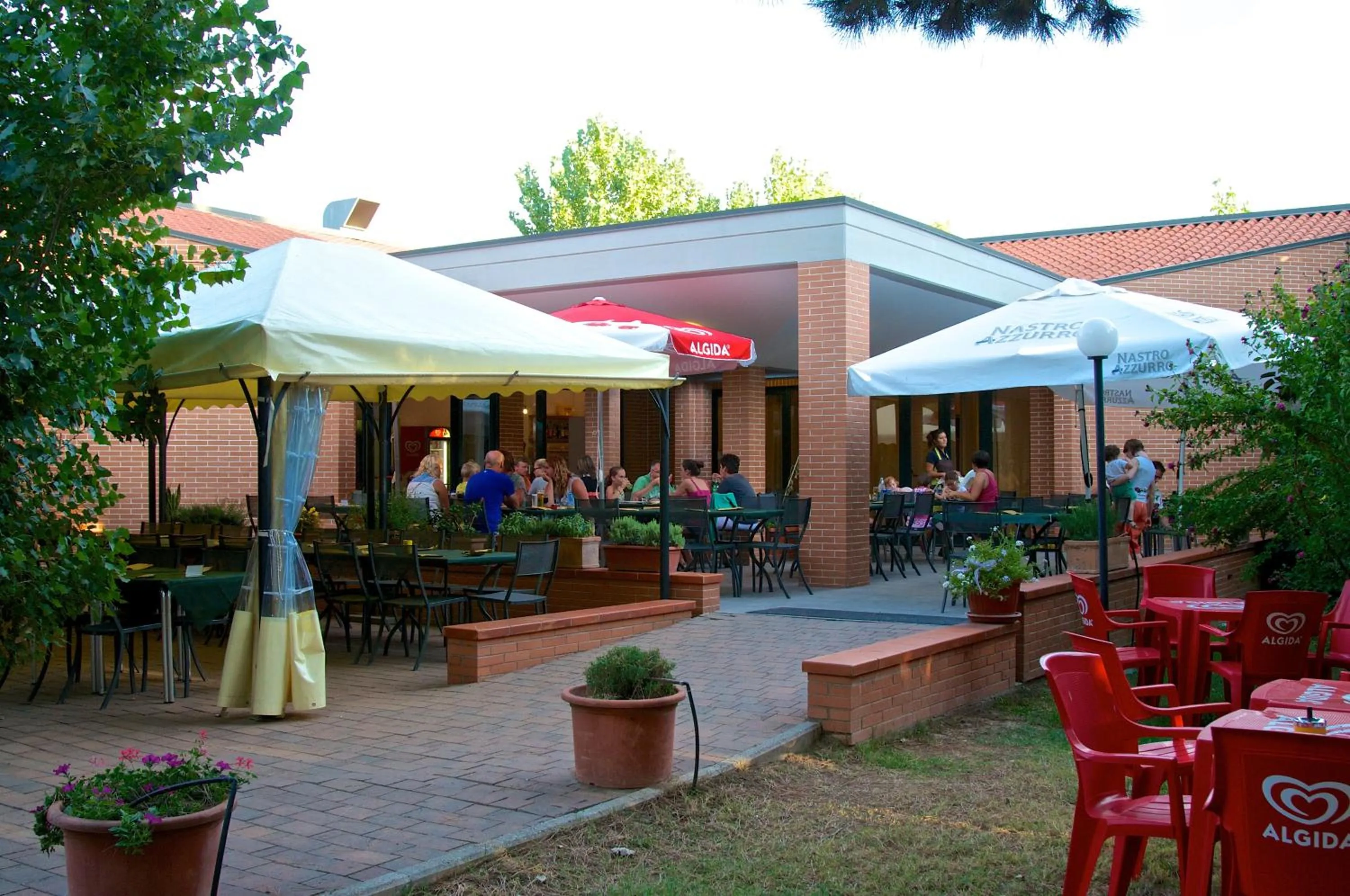 Restaurant/places to eat in Ghiacci Vecchi Residence