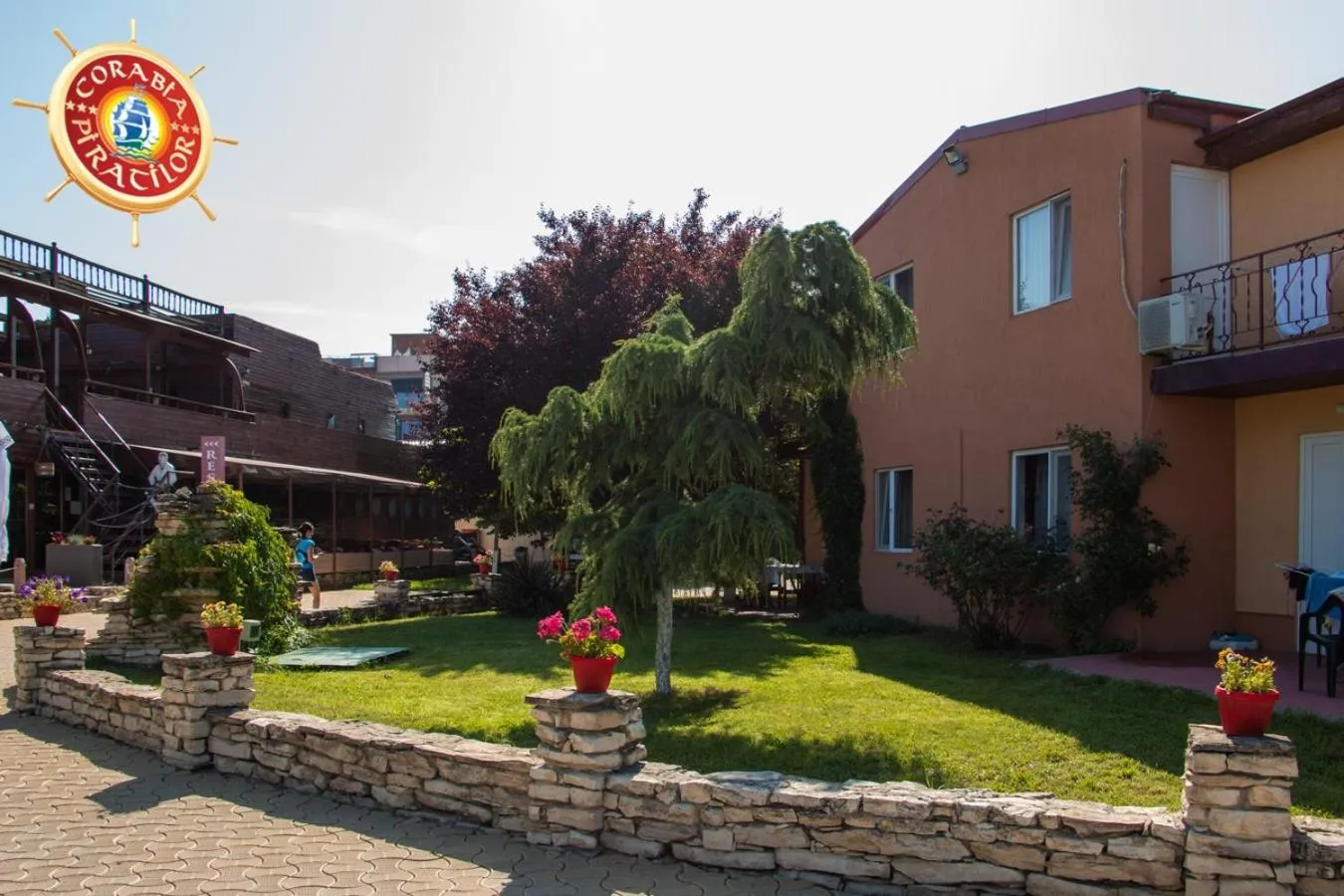 Property building in Club de Vacanta Corabia Piratilor - Family Resort Mamaia Nord