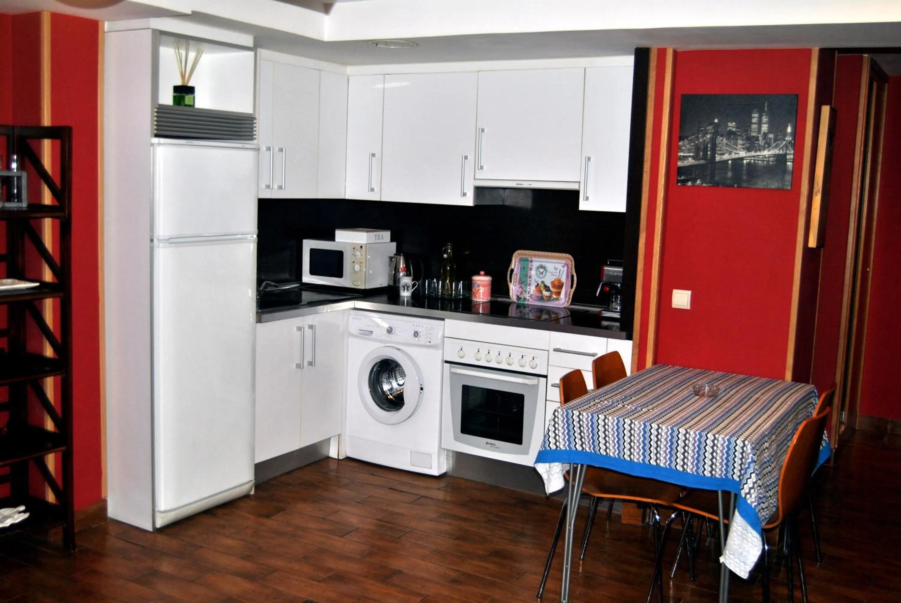 Kitchen or kitchenette in Apartahotel Rural CollaRubio Luxury