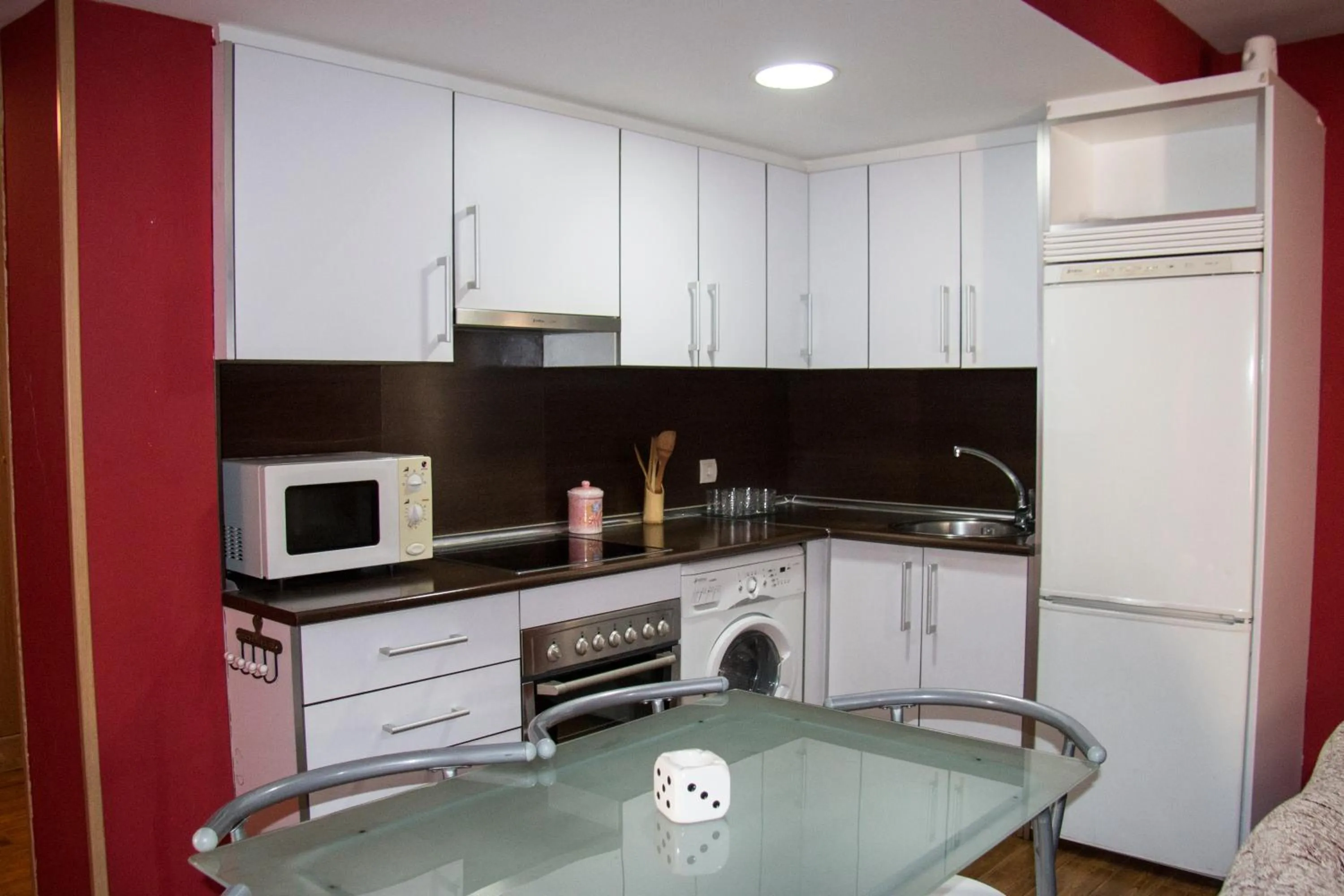 Kitchen or kitchenette in Apartahotel Rural CollaRubio Luxury