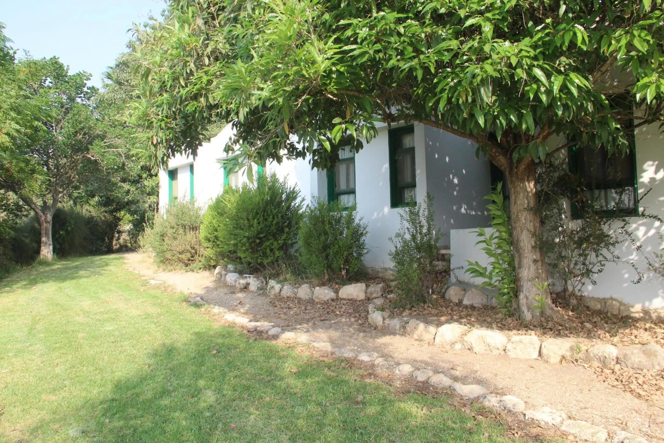 Garden in Neve Shalom Hotel