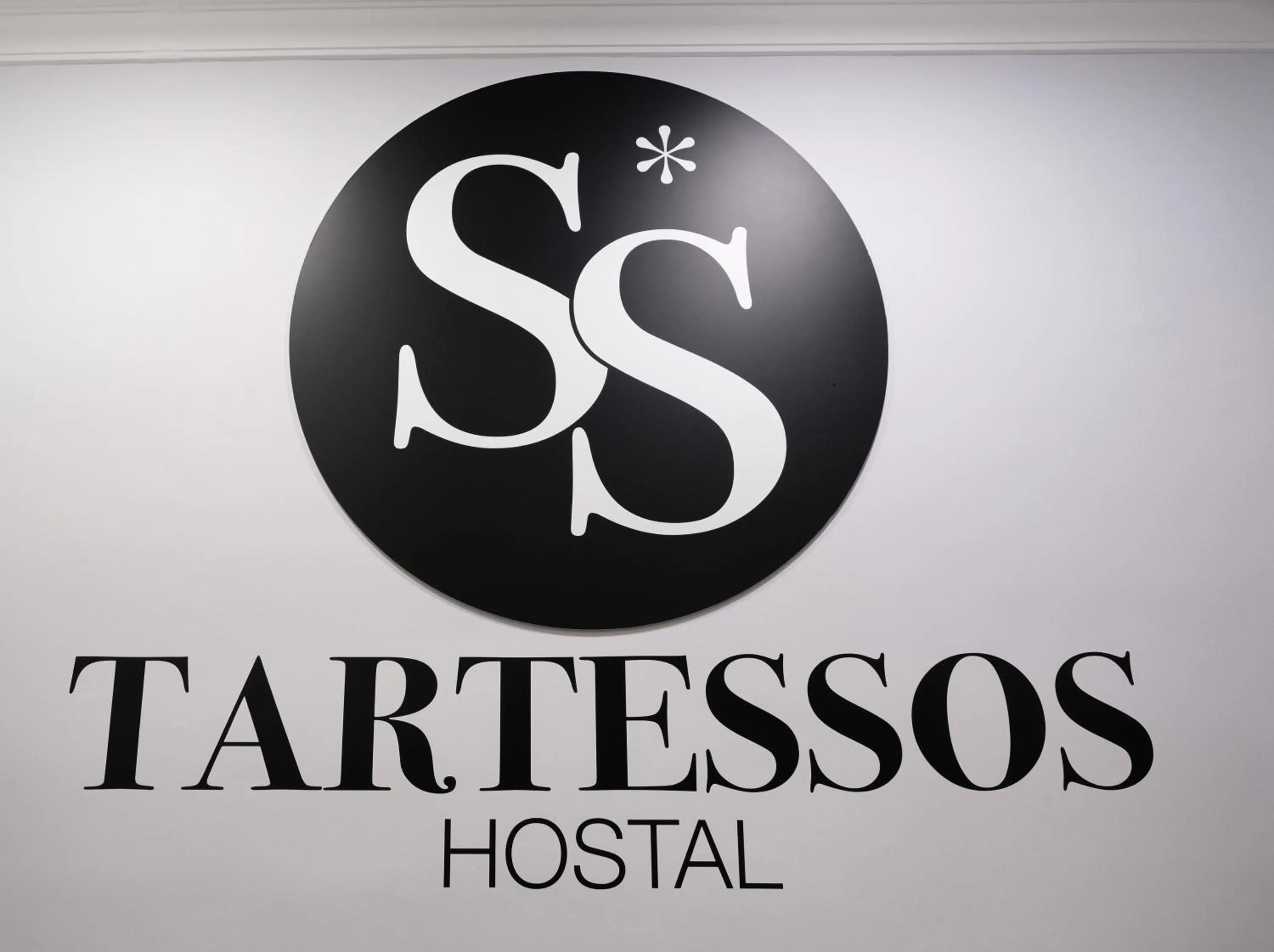 Comfort Triple Room with Shower in Hostal Tartessos