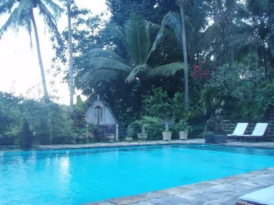 Swimming pool in Cempaka Belimbing Villa