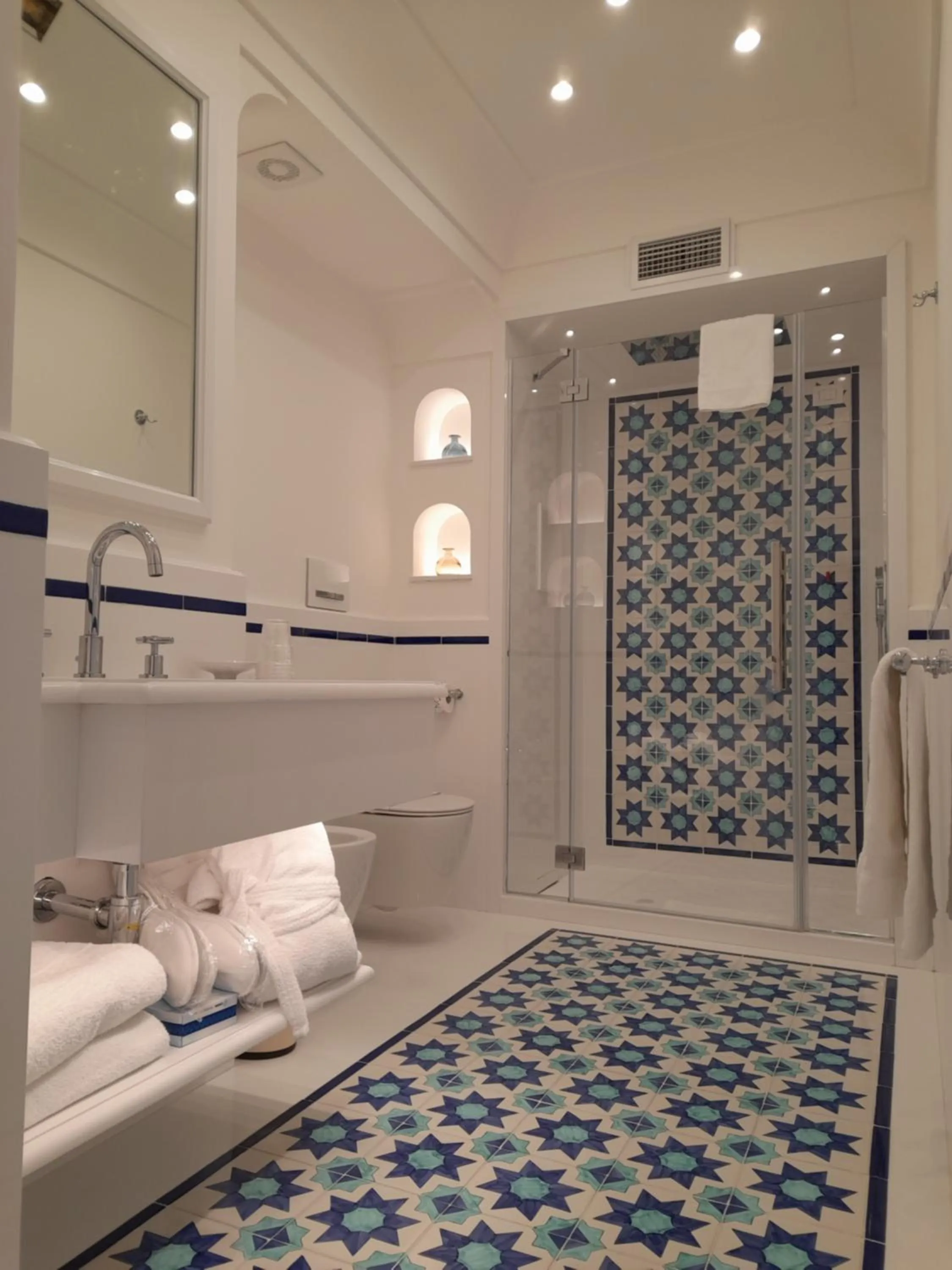 Bed in Hotel Marincanto