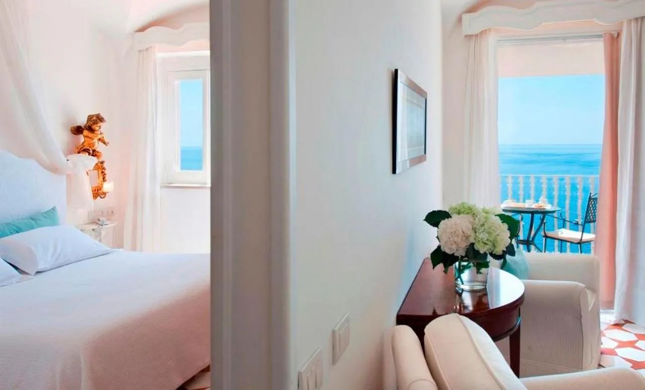 Bed in Hotel Marincanto