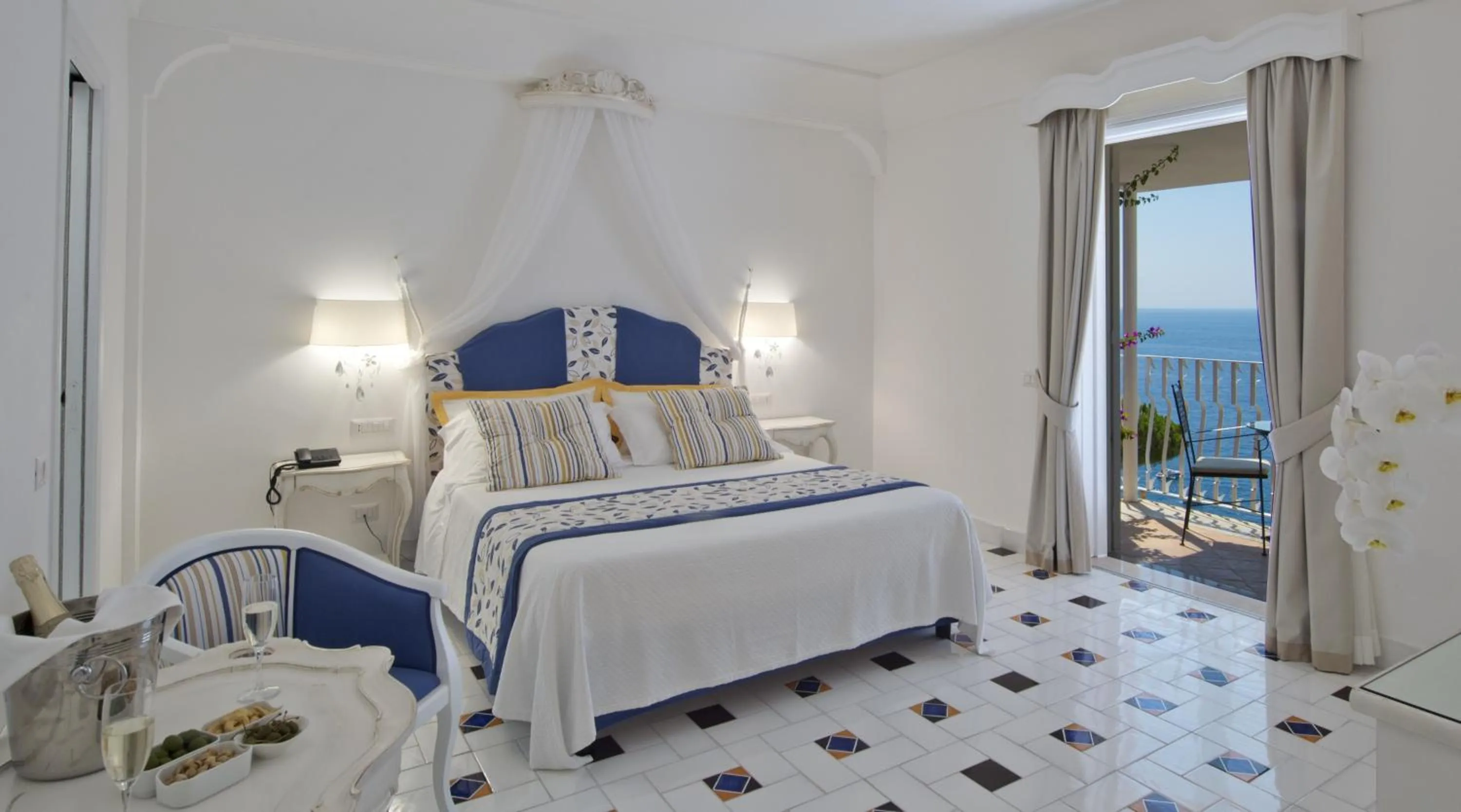 Photo of the whole room, Bed in Hotel Marincanto