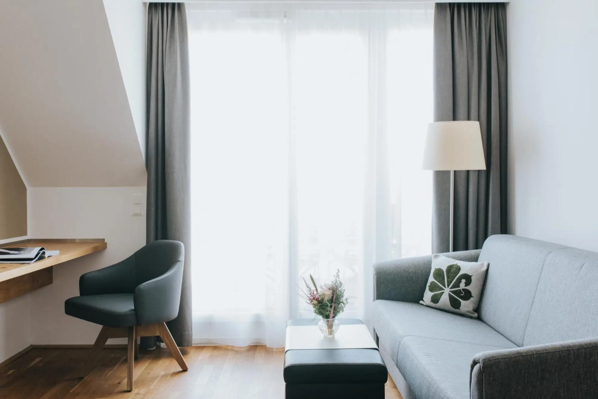 Seating area in Parks 73 The Townhouse Hotel