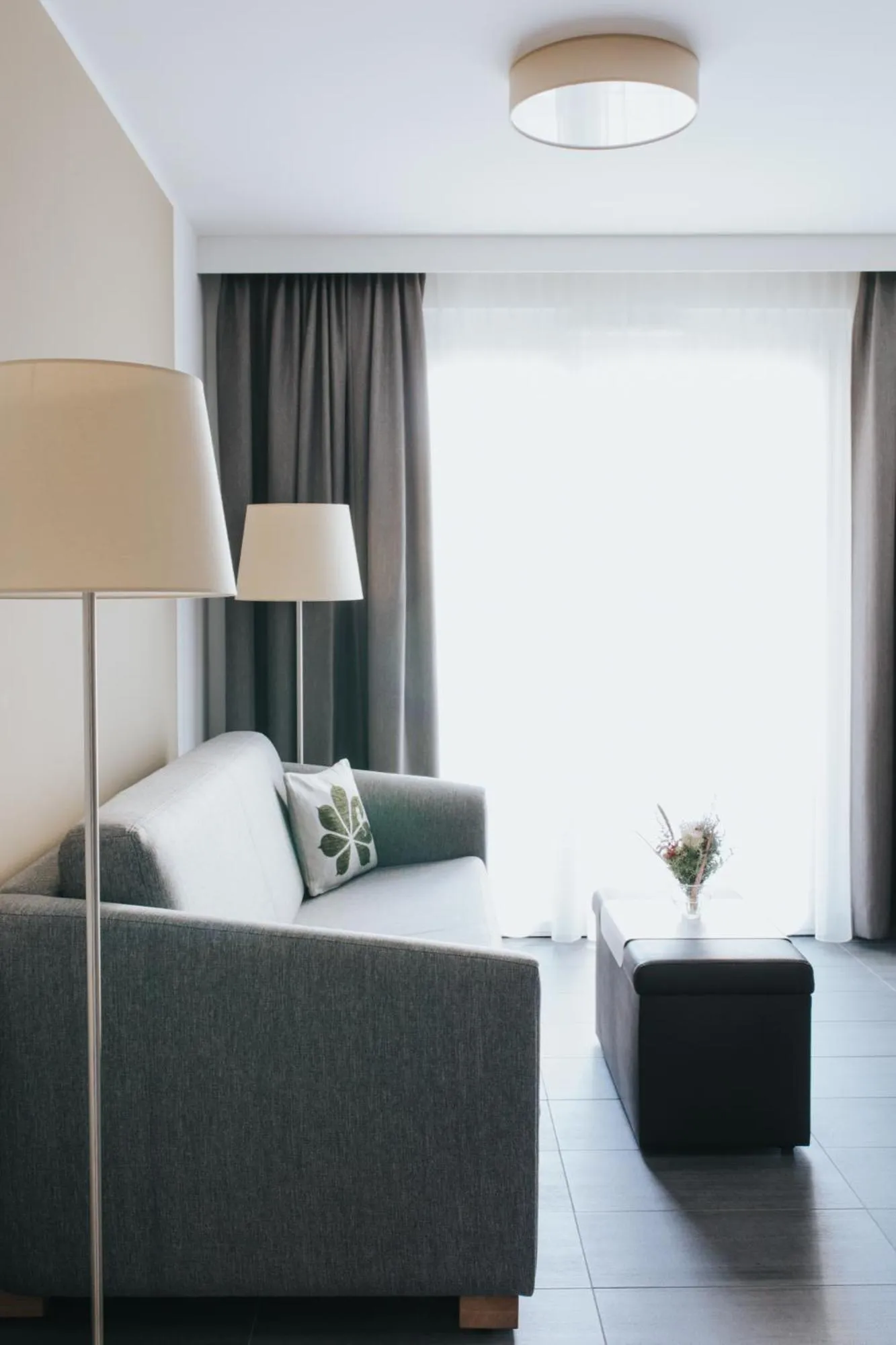 Seating area, Bed in Parks 73 The Townhouse Hotel