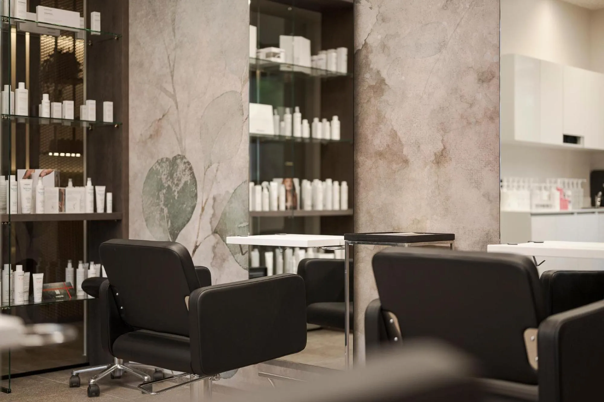 hair dresser in La Maiena Meran Resort