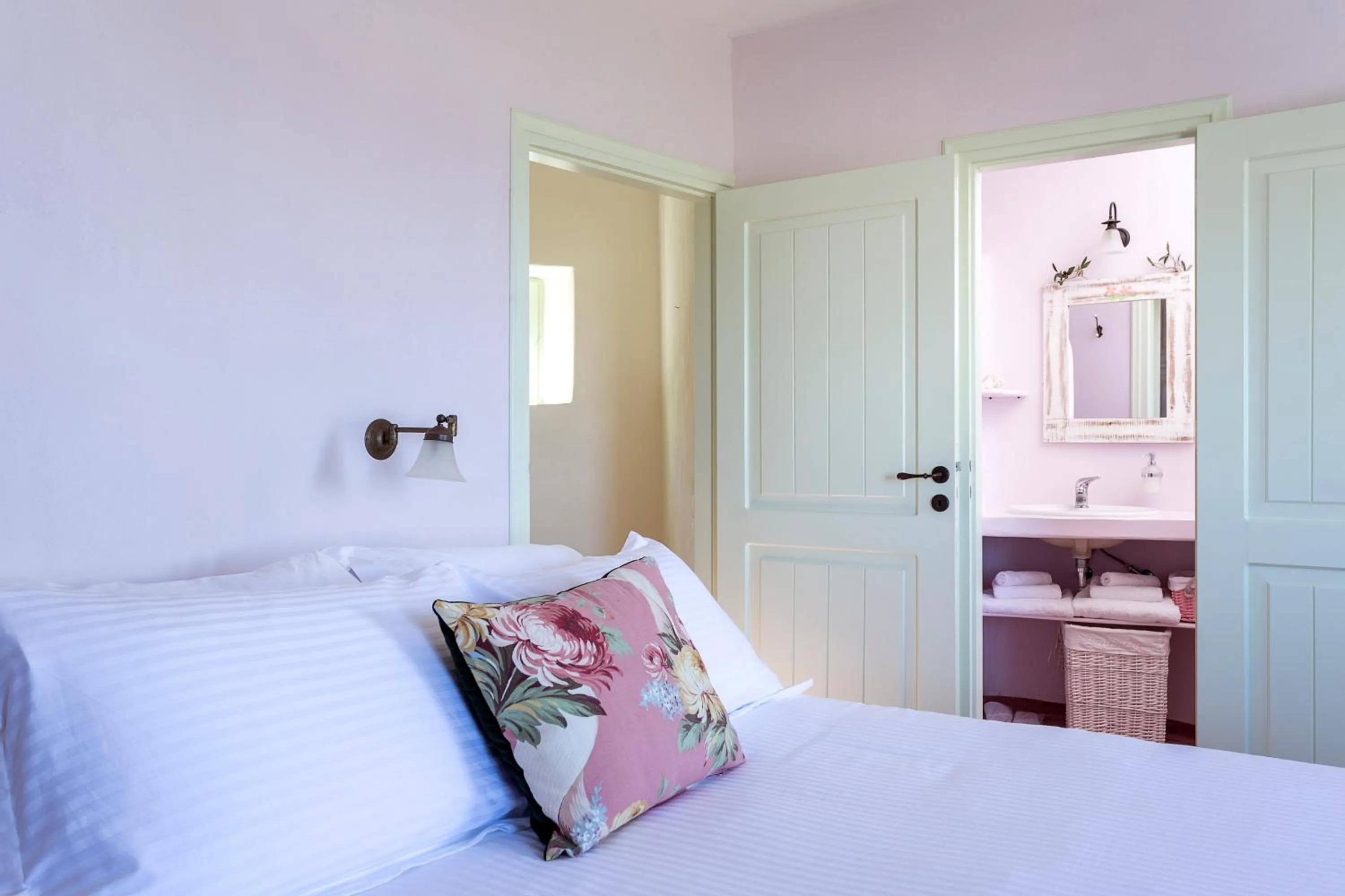 Bedroom, Bed in Windmill Villas