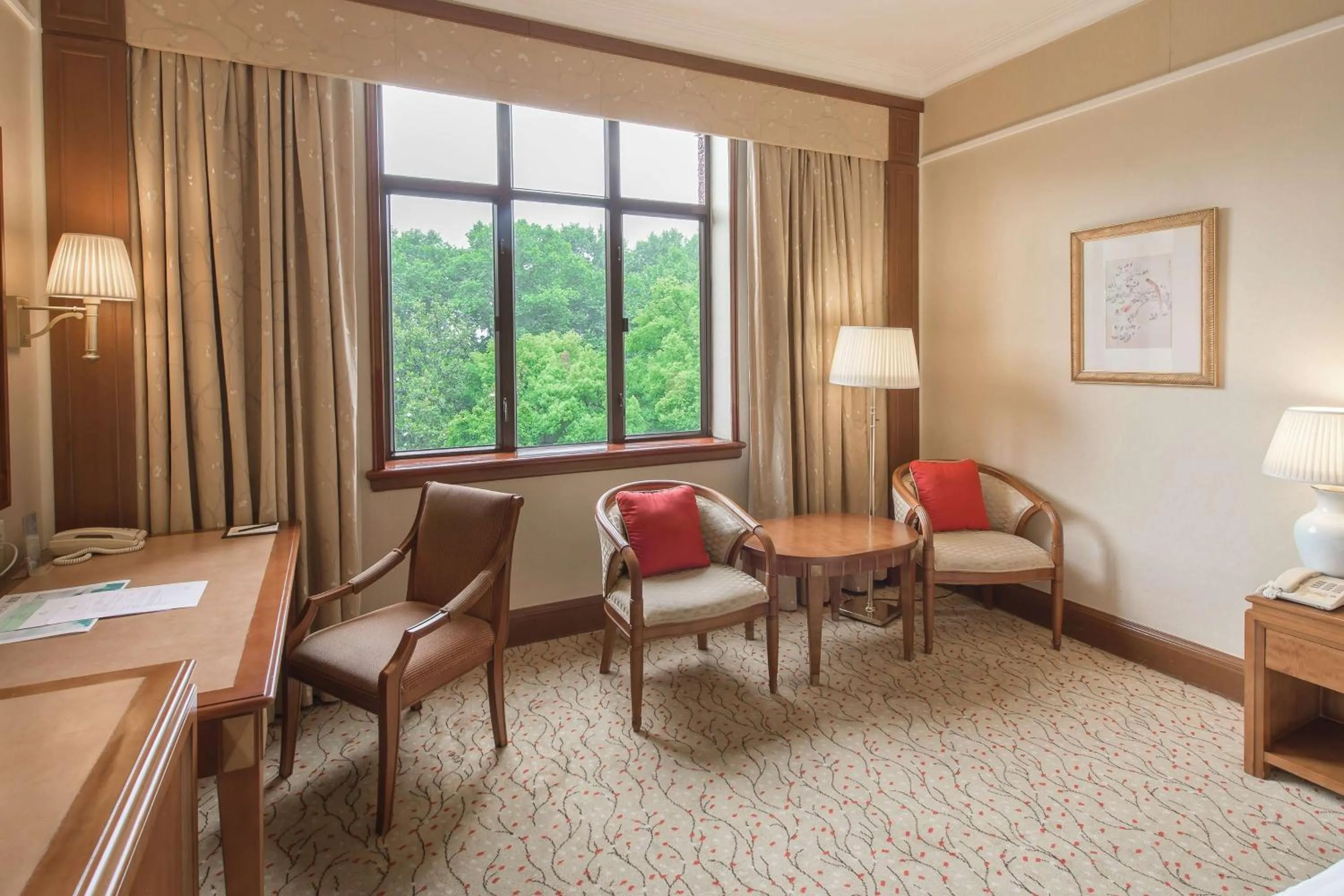 Photo of the whole room in Shangri-La Hangzhou - The back garden of West Lake