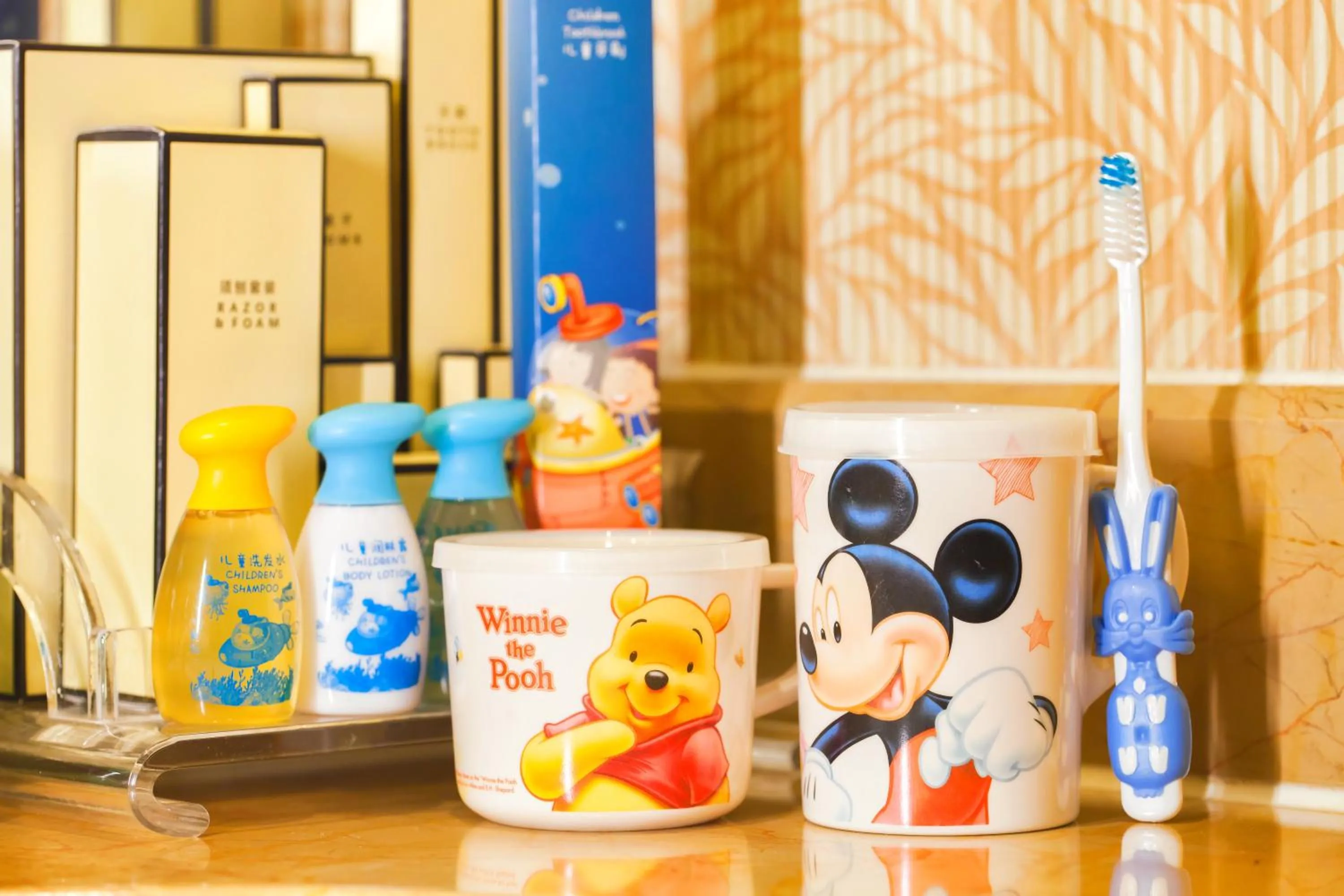 Bathroom in Shangri-La Hangzhou - The back garden of West Lake