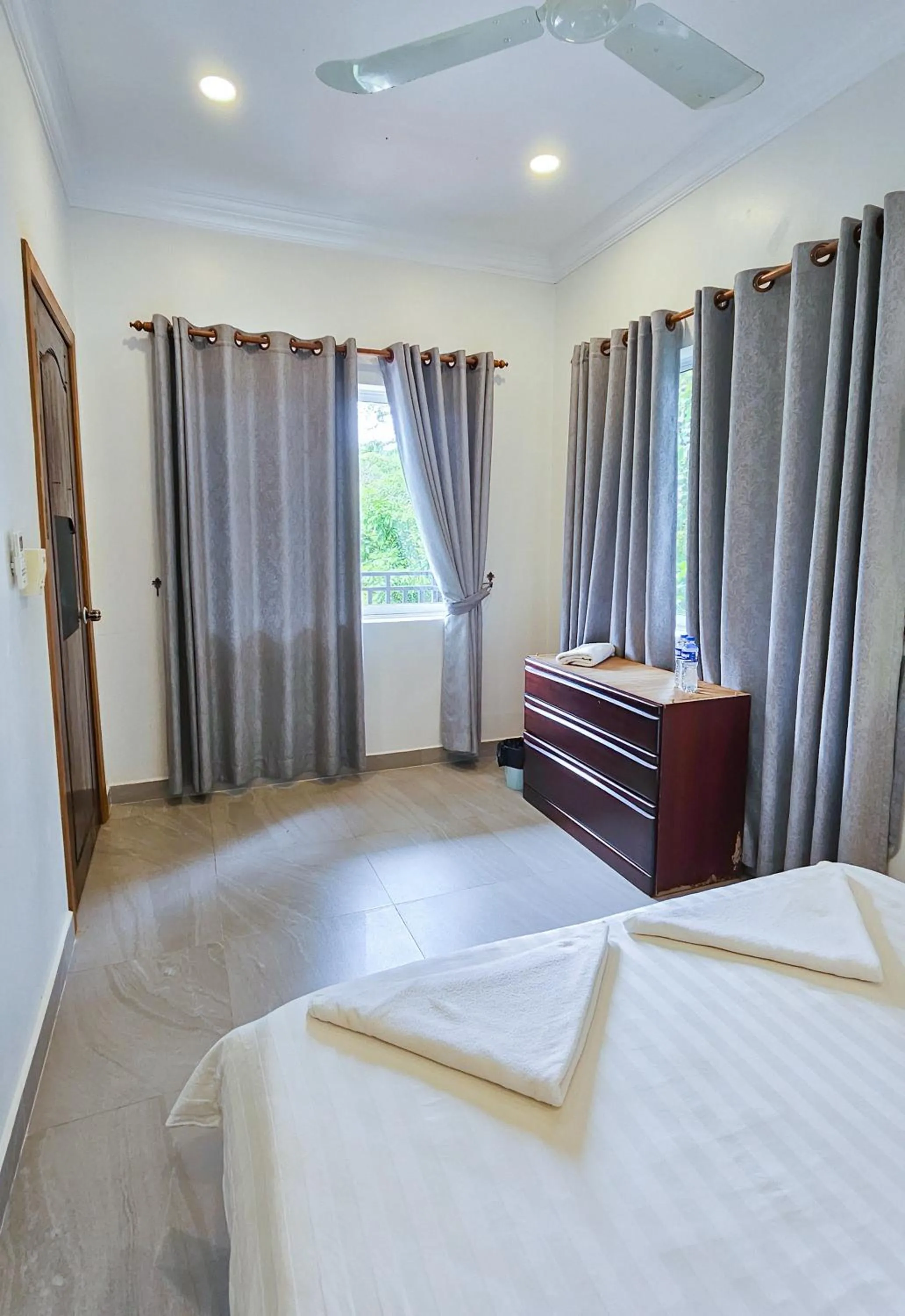 Bedroom, Bed in Sanssouci Kep