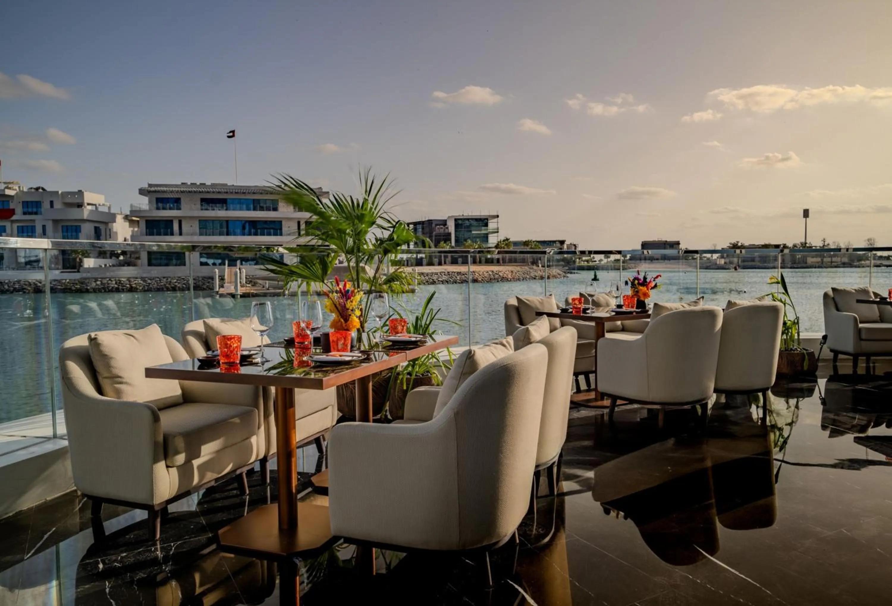 Restaurant/places to eat in Conrad Abu Dhabi Etihad Towers