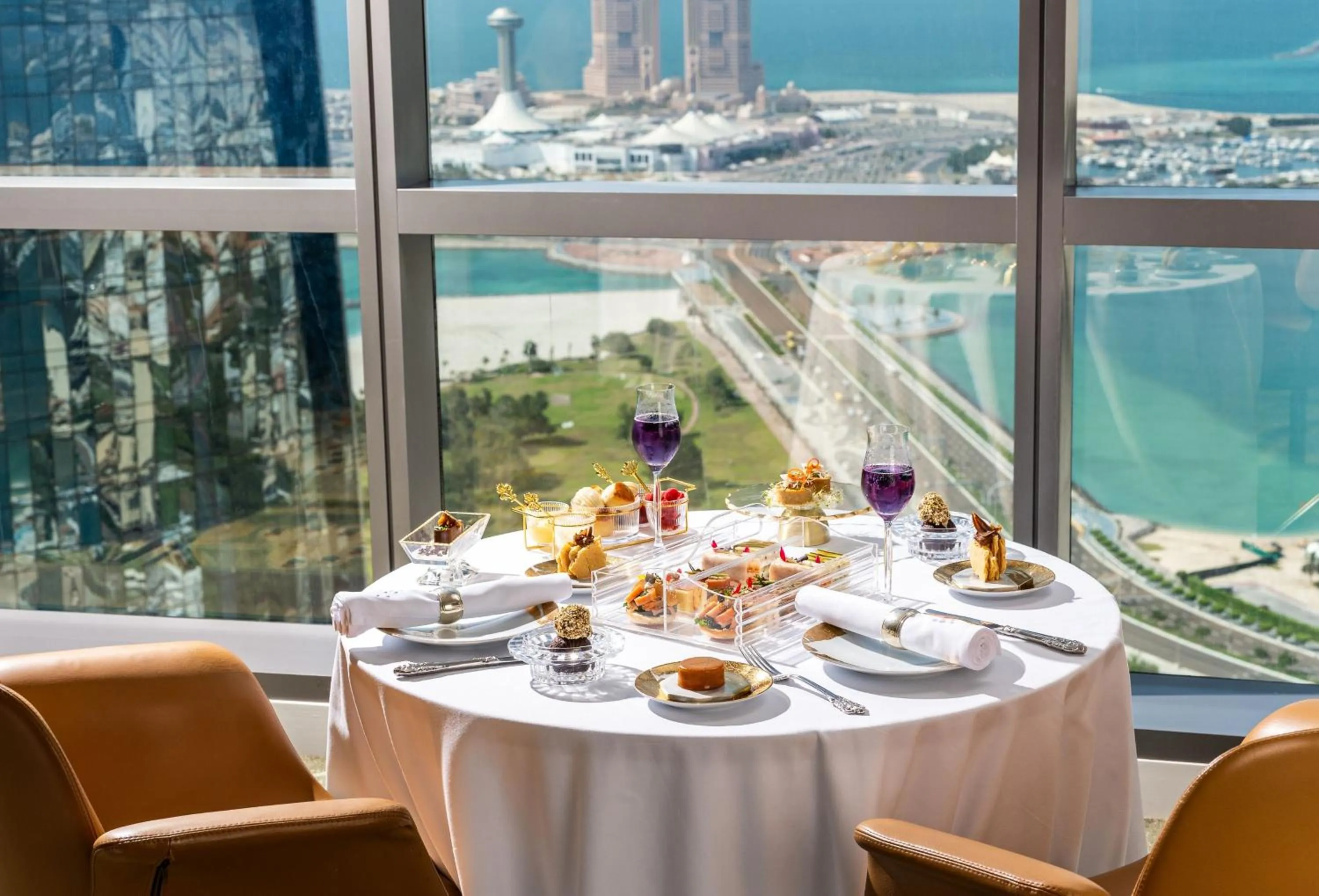 Restaurant/places to eat in Conrad Abu Dhabi Etihad Towers