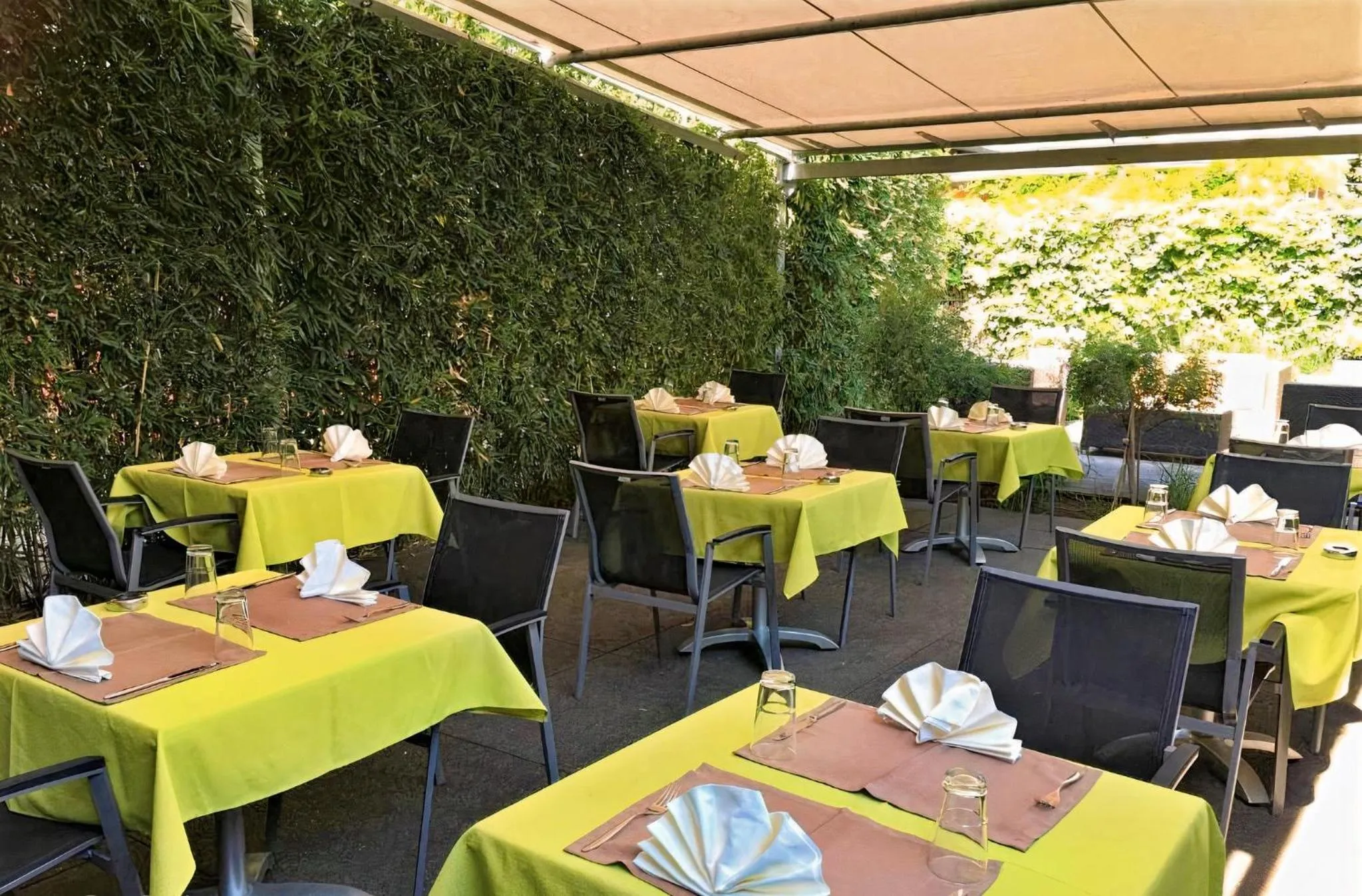 Restaurant/places to eat in Beau-Séjour