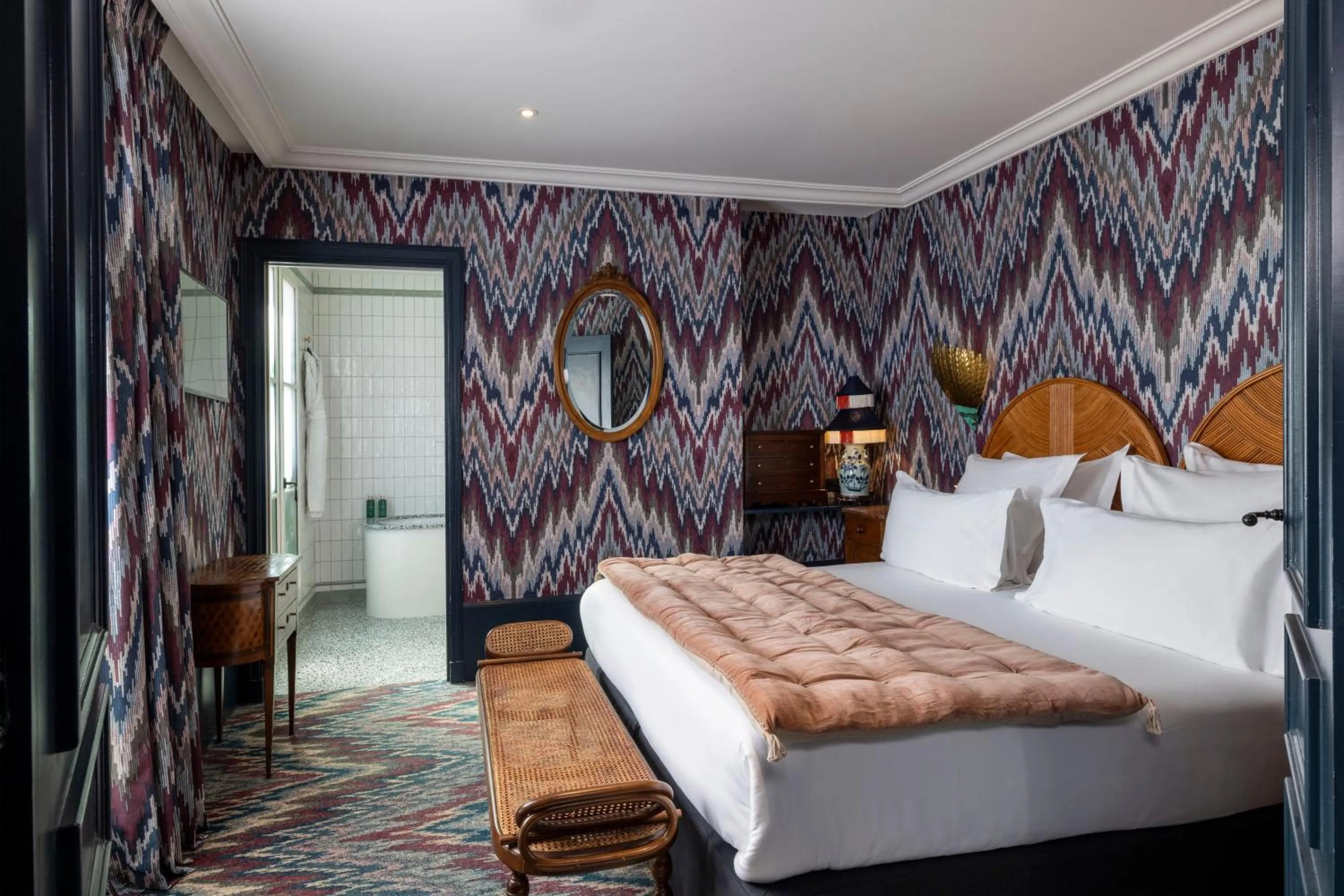 Bedroom, Bed in Hôtel Monte Cristo