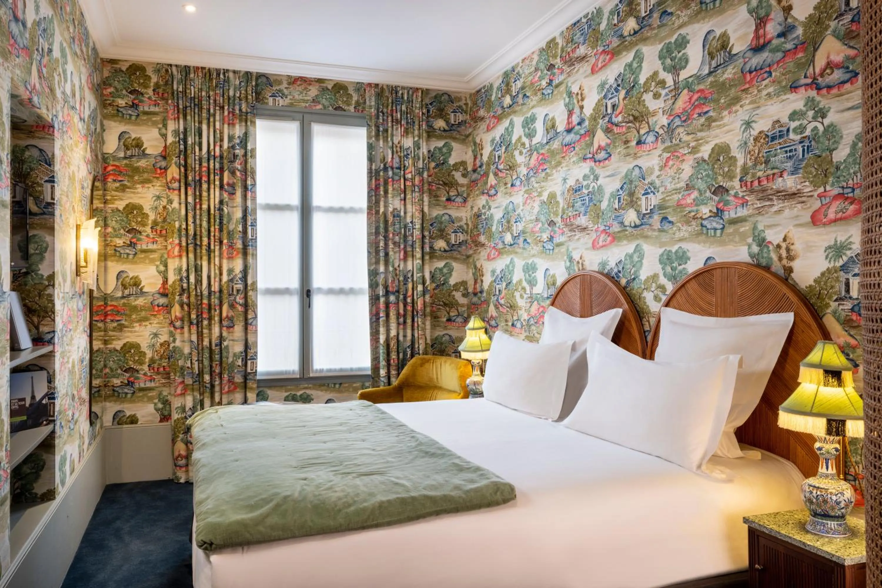 Bedroom, Bed in Hôtel Monte Cristo