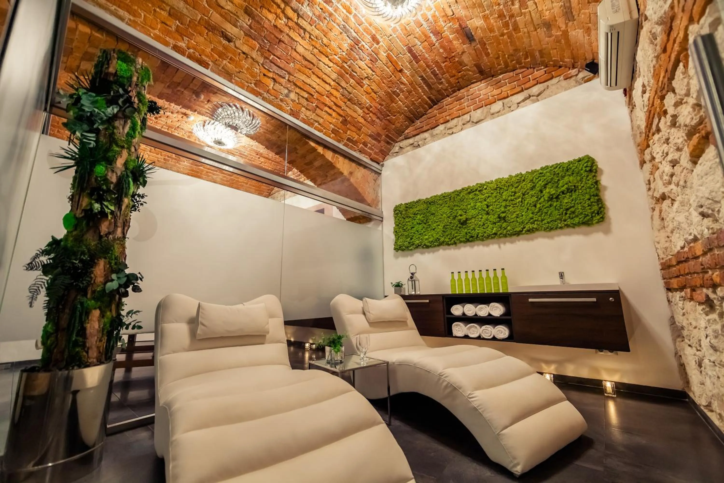 Spa and wellness centre/facilities in Queen Boutique Hotel